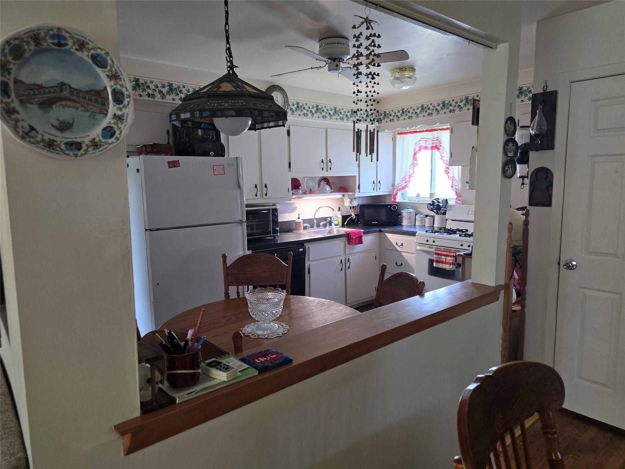 27 Leo Lane, Deer Park, NY 11729