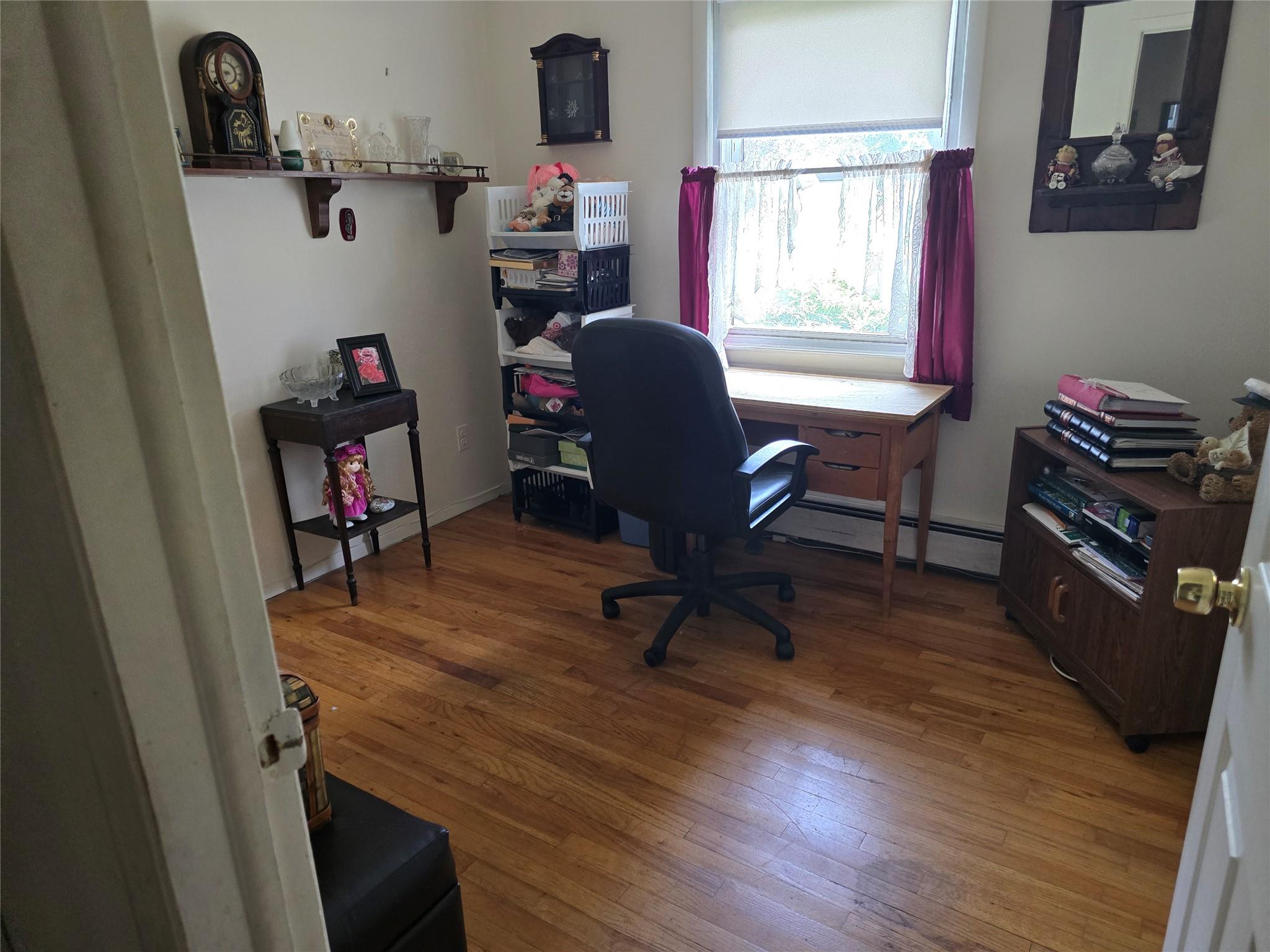 27 Leo Lane, Deer Park, NY 11729