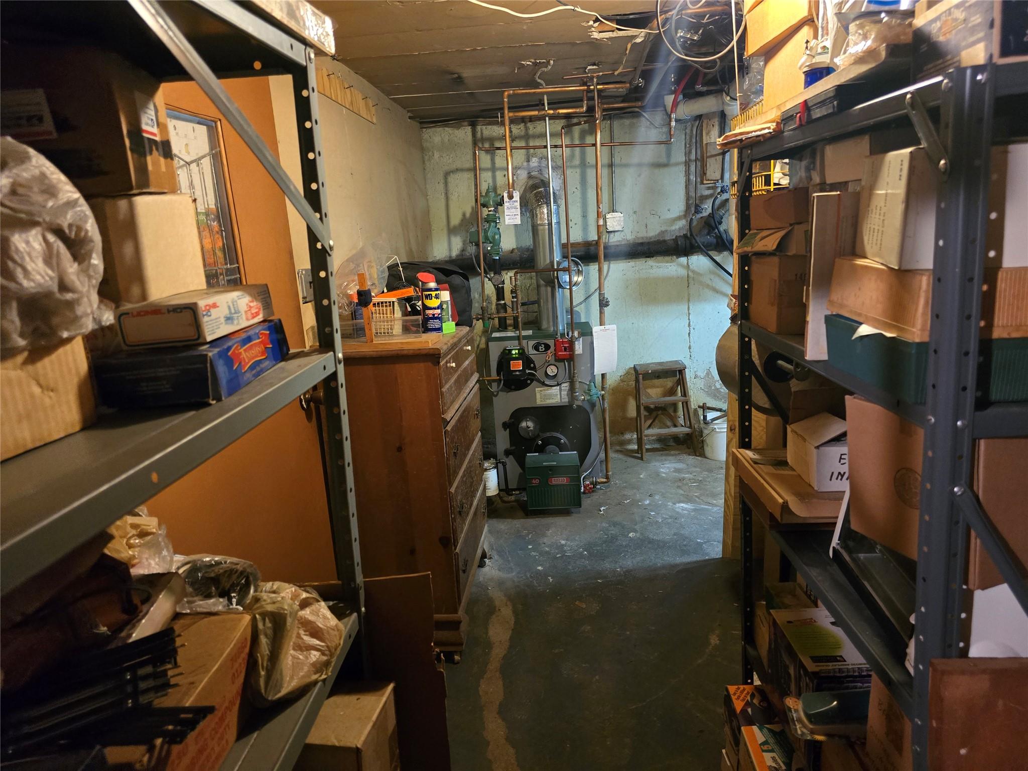 27 Leo Lane, Deer Park, NY 11729