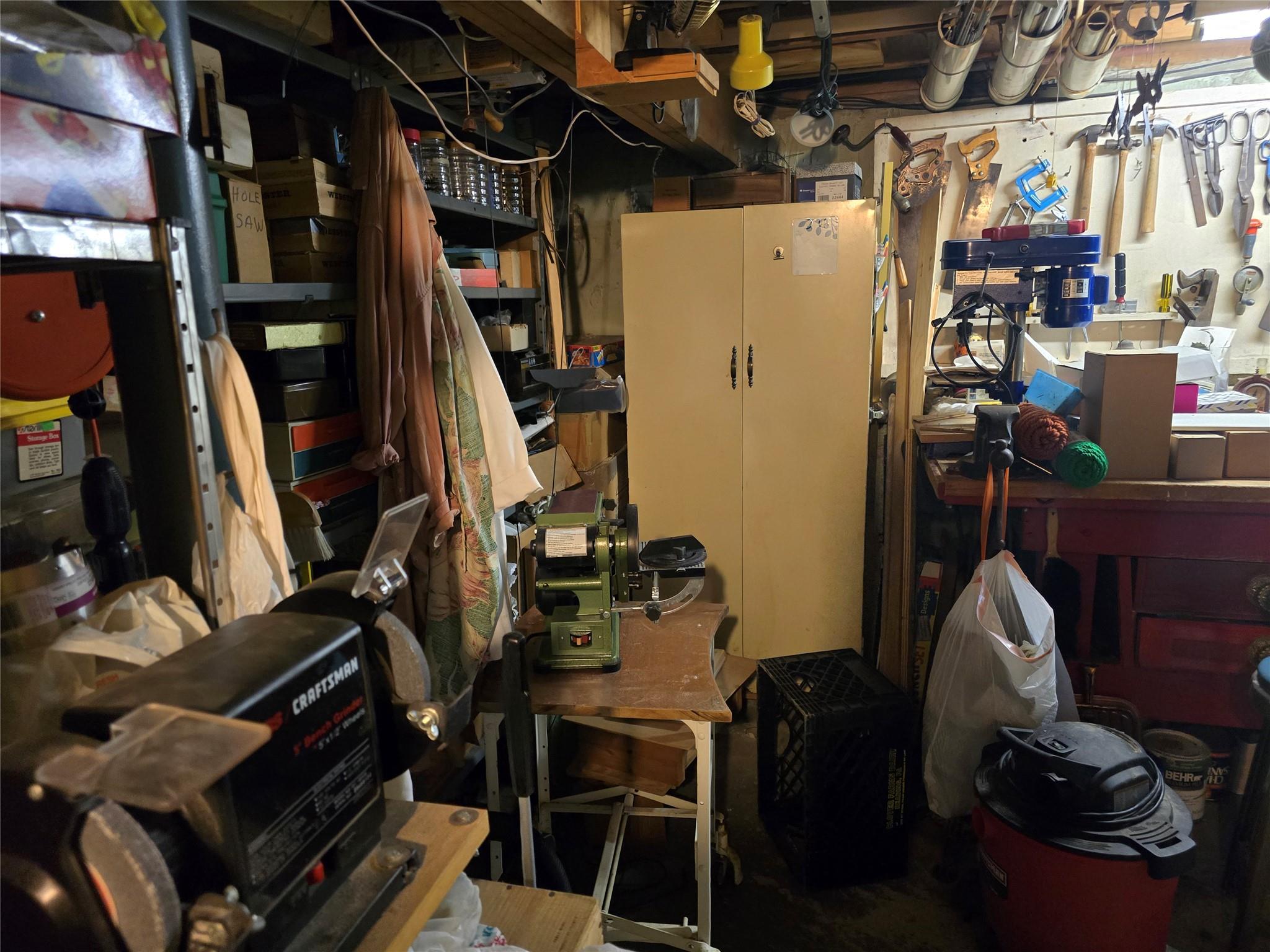 27 Leo Lane, Deer Park, NY 11729