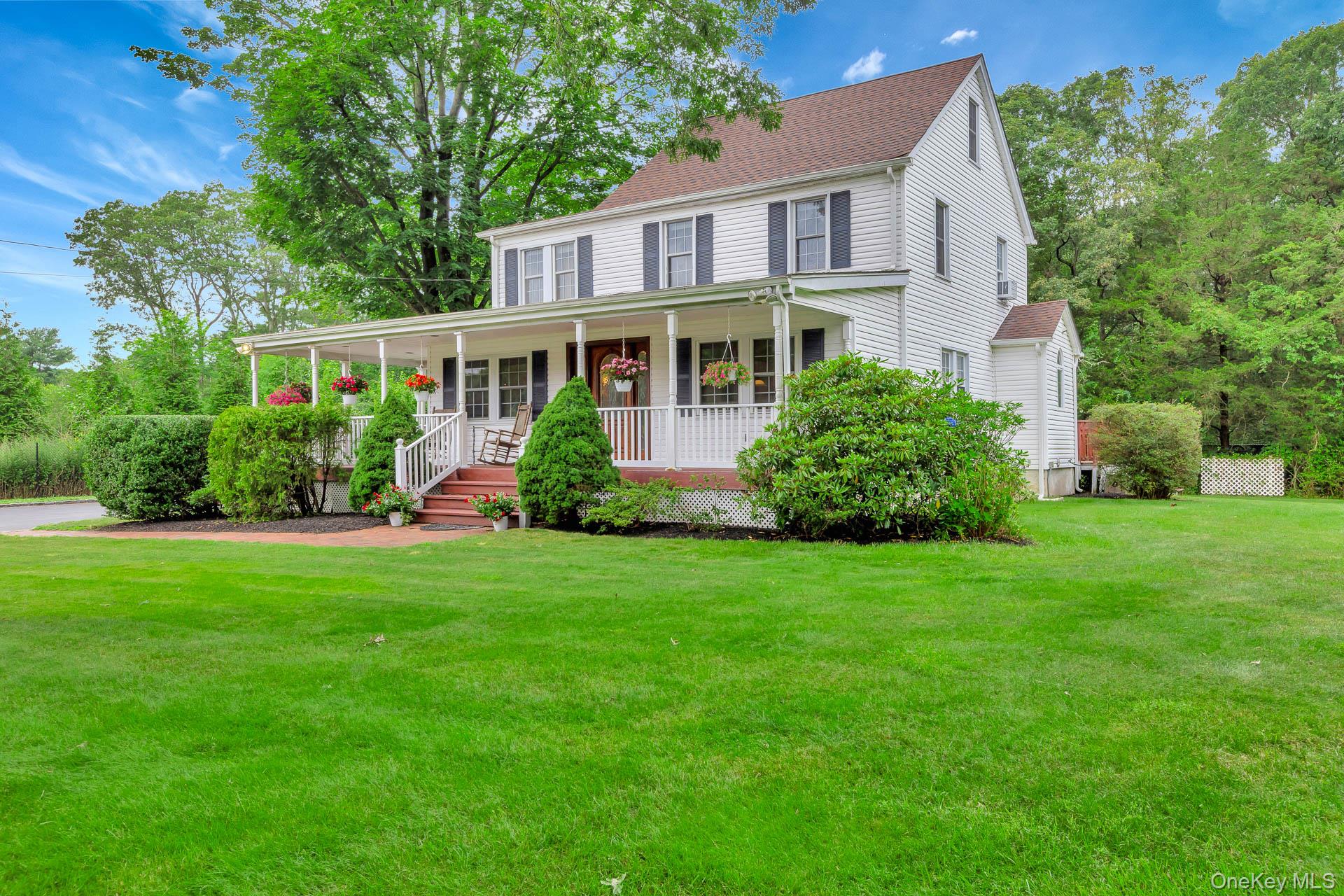 1 Garfield Court, Nesconset, NY 11767