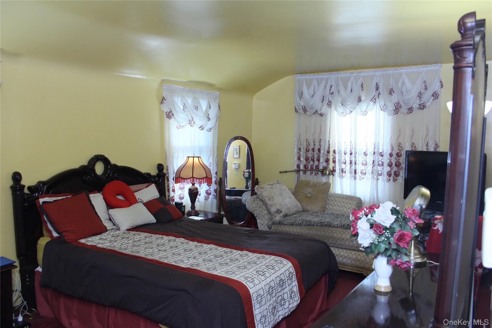 24 Garnet Place, Elmont, NY 11003