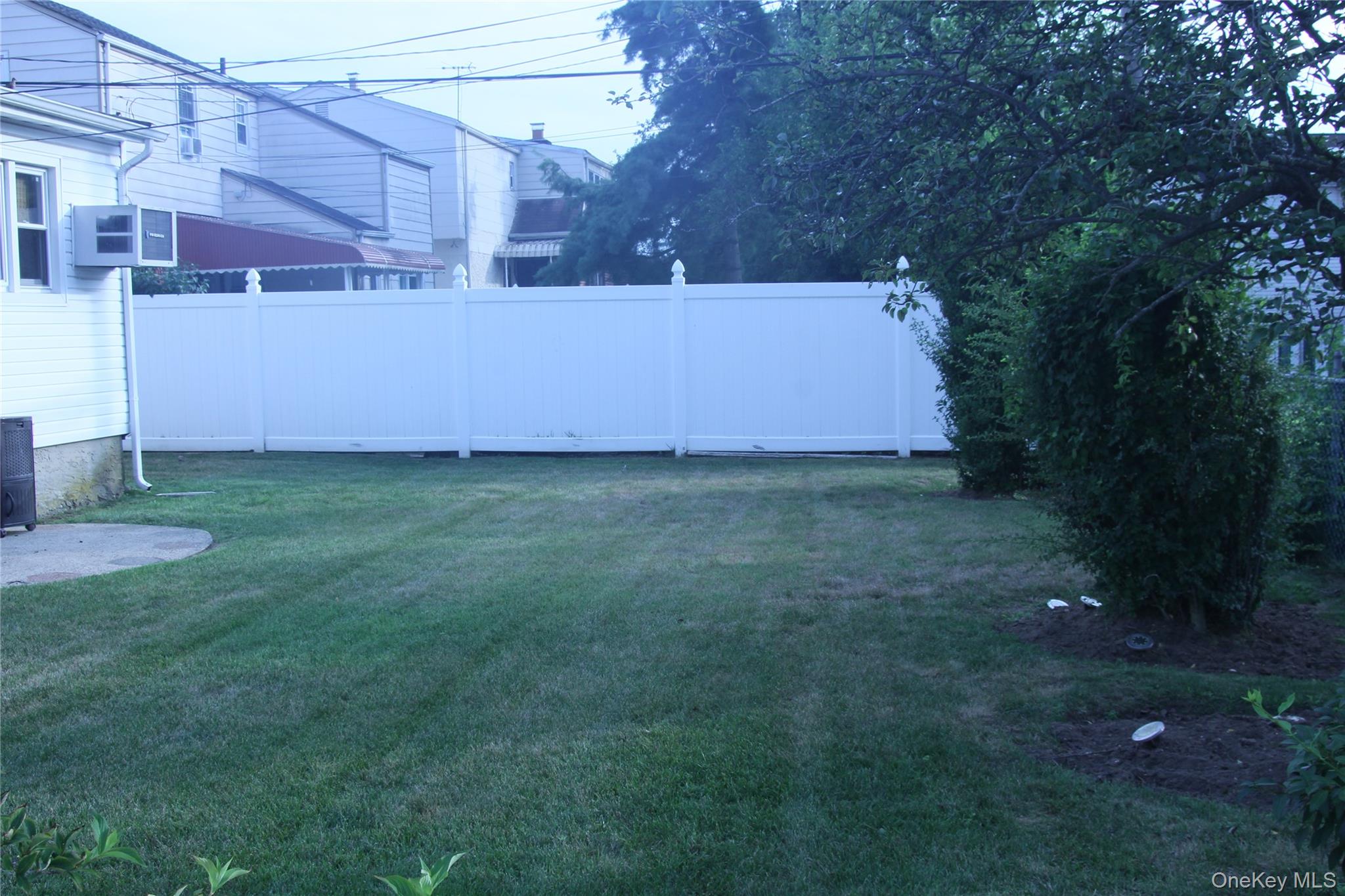 24 Garnet Place, Elmont, NY 11003