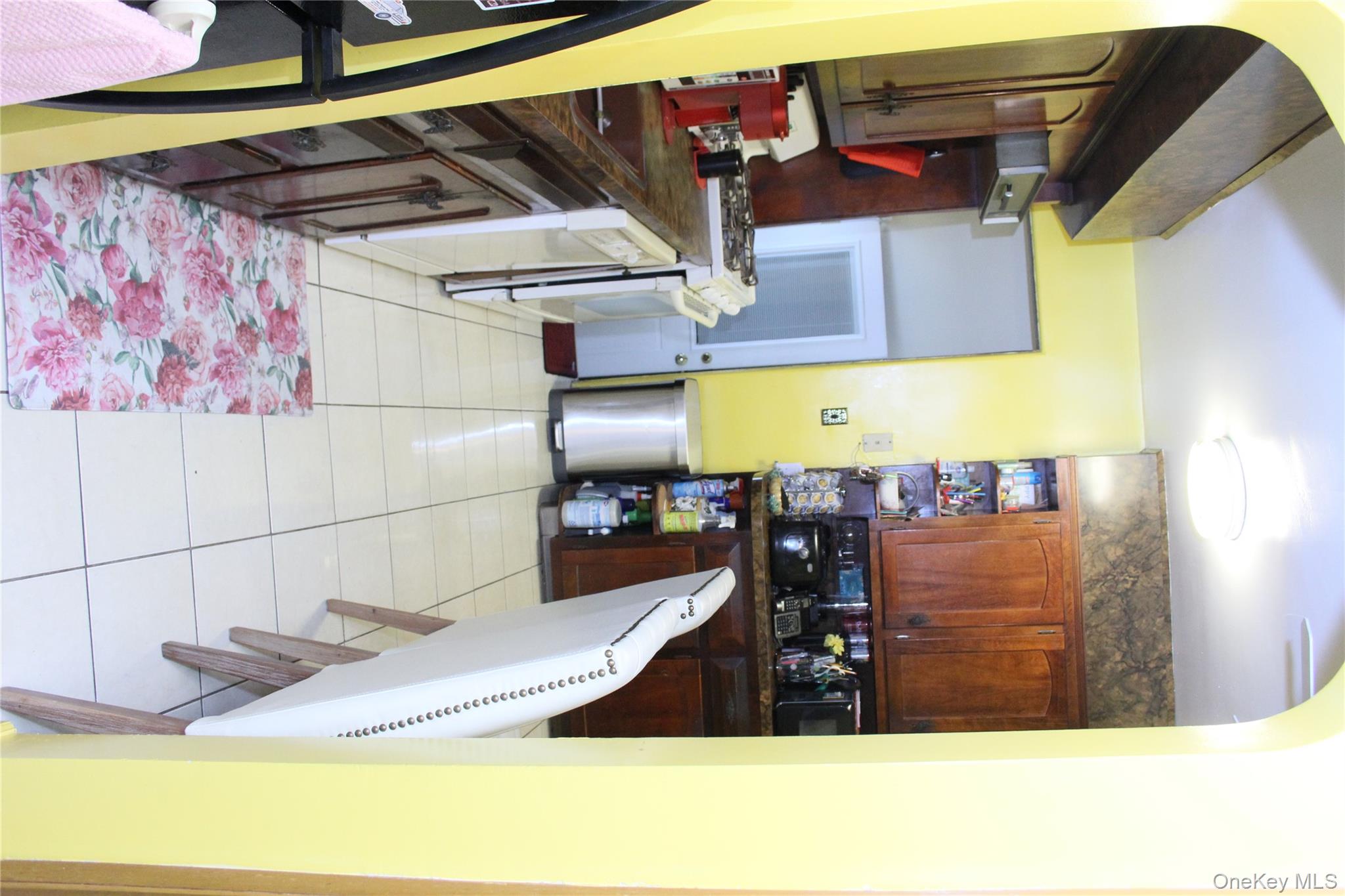 24 Garnet Place, Elmont, NY 11003