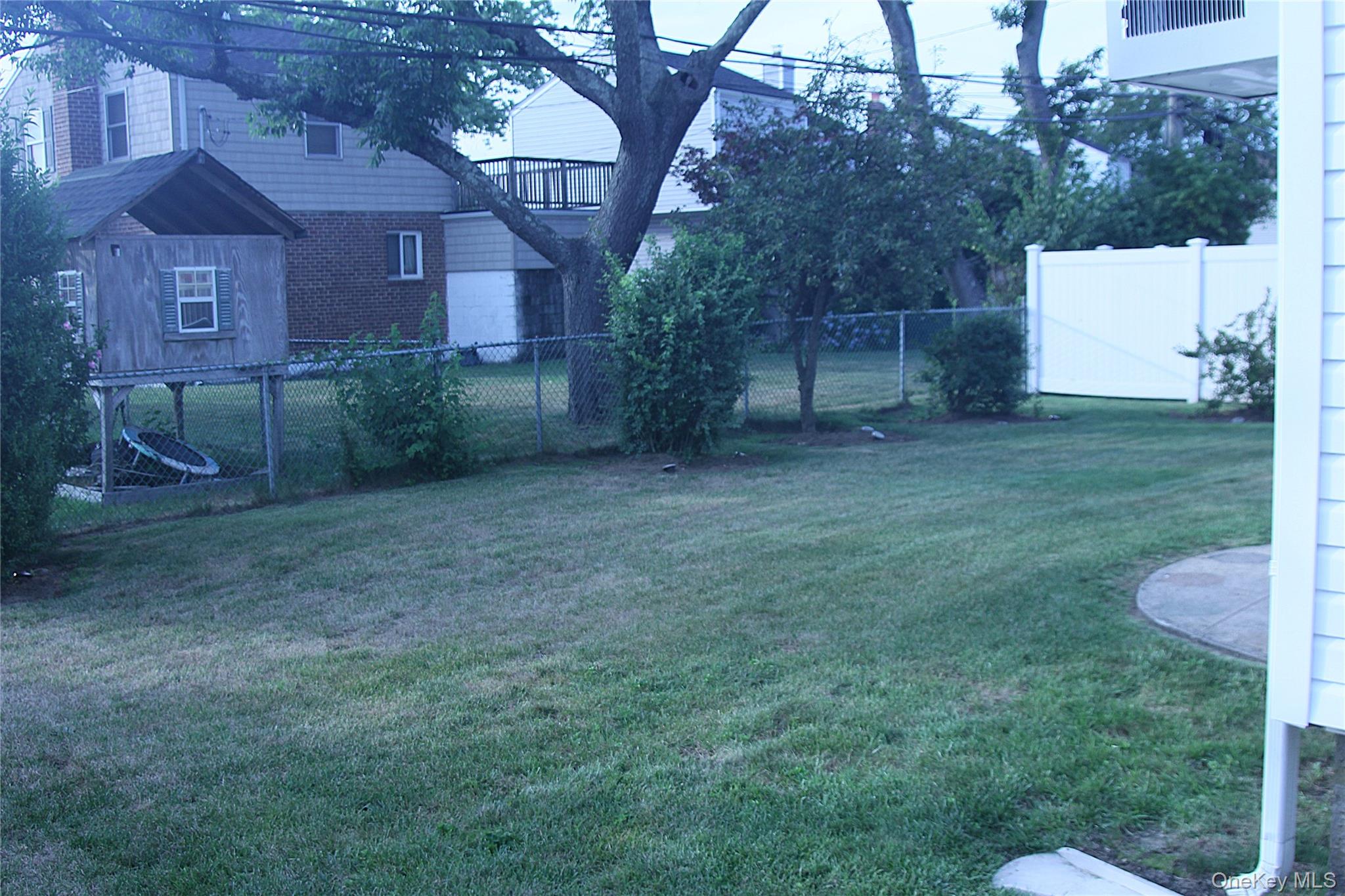 24 Garnet Place, Elmont, NY 11003