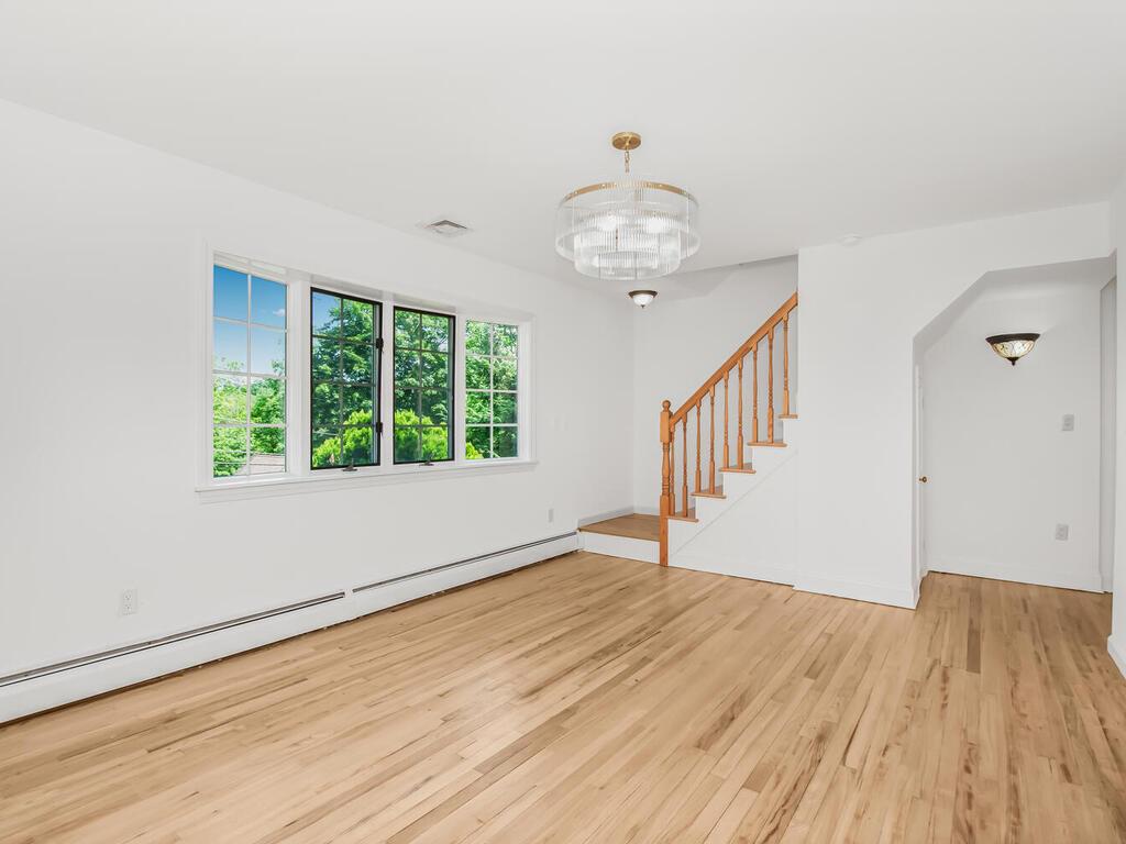 17 Shenorock Drive, Yorktown Heights, NY 10598