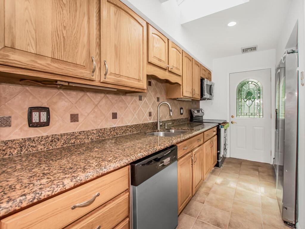 17 Shenorock Drive, Yorktown Heights, NY 10598