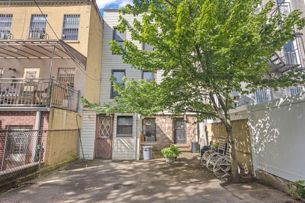 527 57th Street, Brooklyn, NY 11220