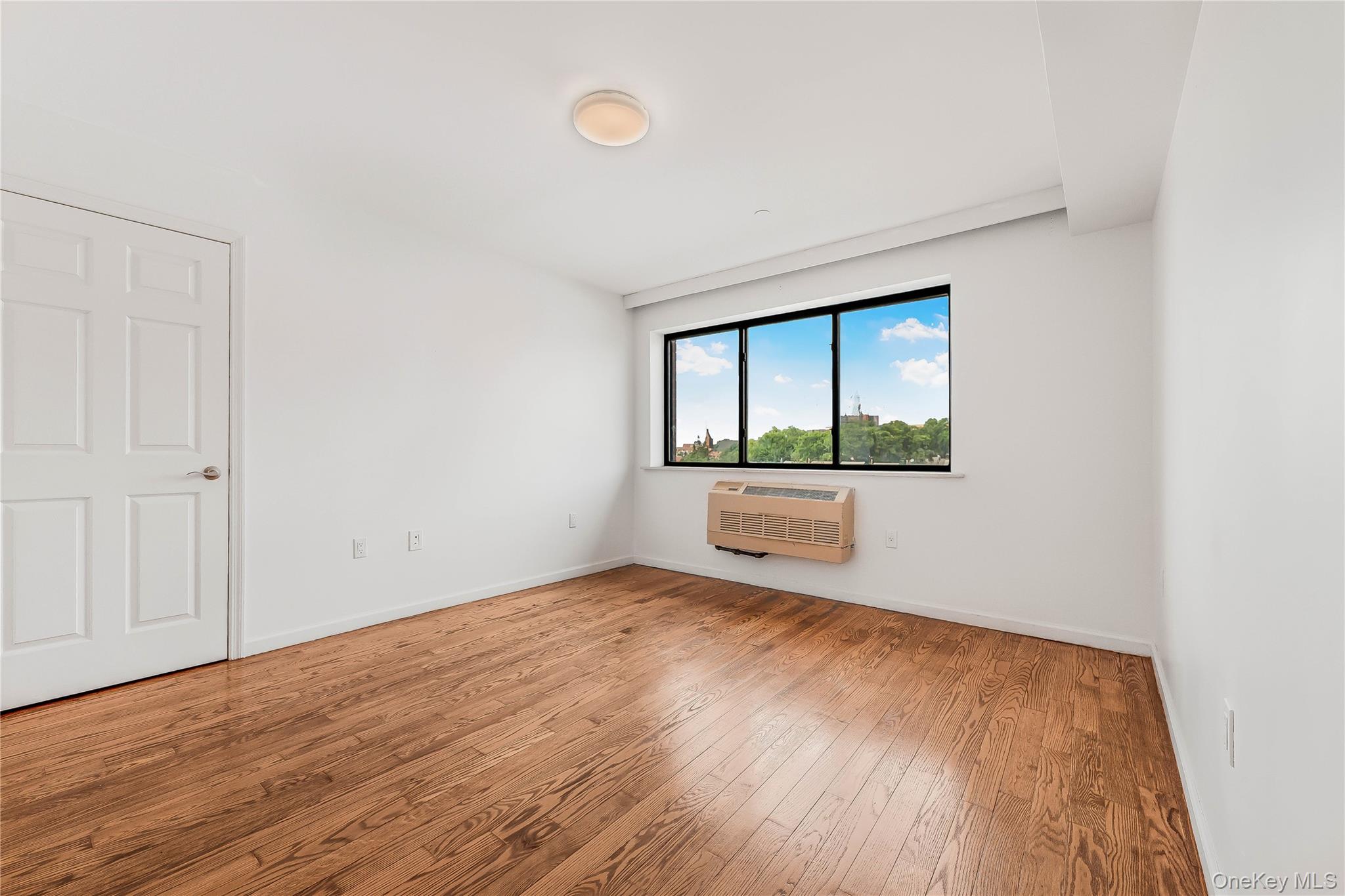 85-23 Broadway # 7C, Elmhurst, NY 11373