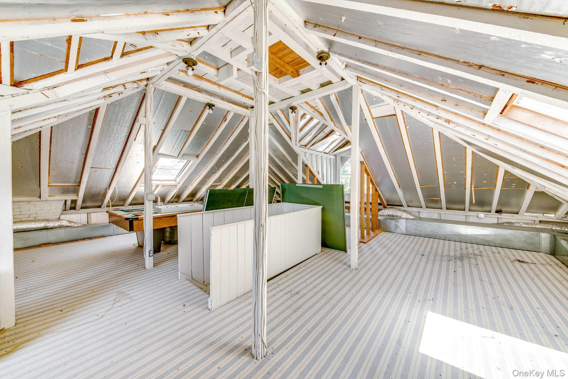 5 N Menantic Road, Shelter Island, NY 11964