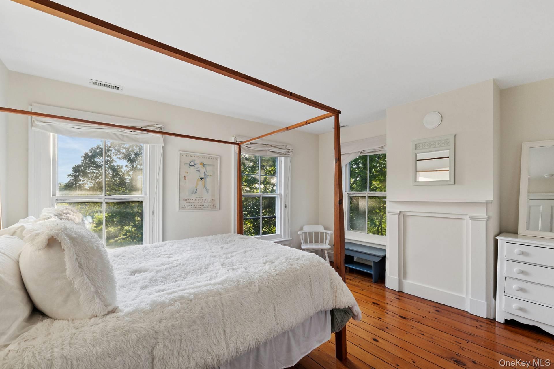 5 N Menantic Road, Shelter Island, NY 11964