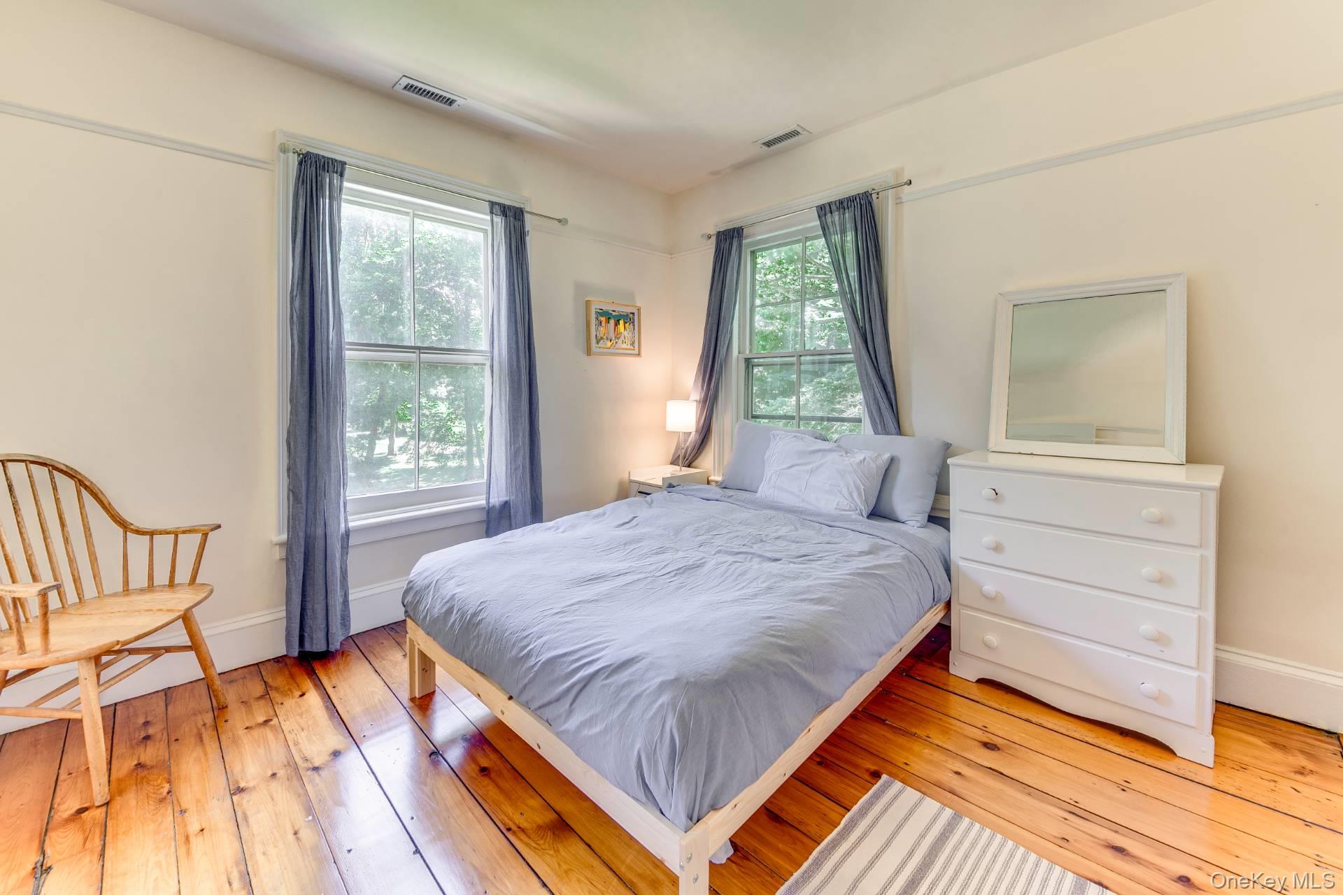 5 N Menantic Road, Shelter Island, NY 11964