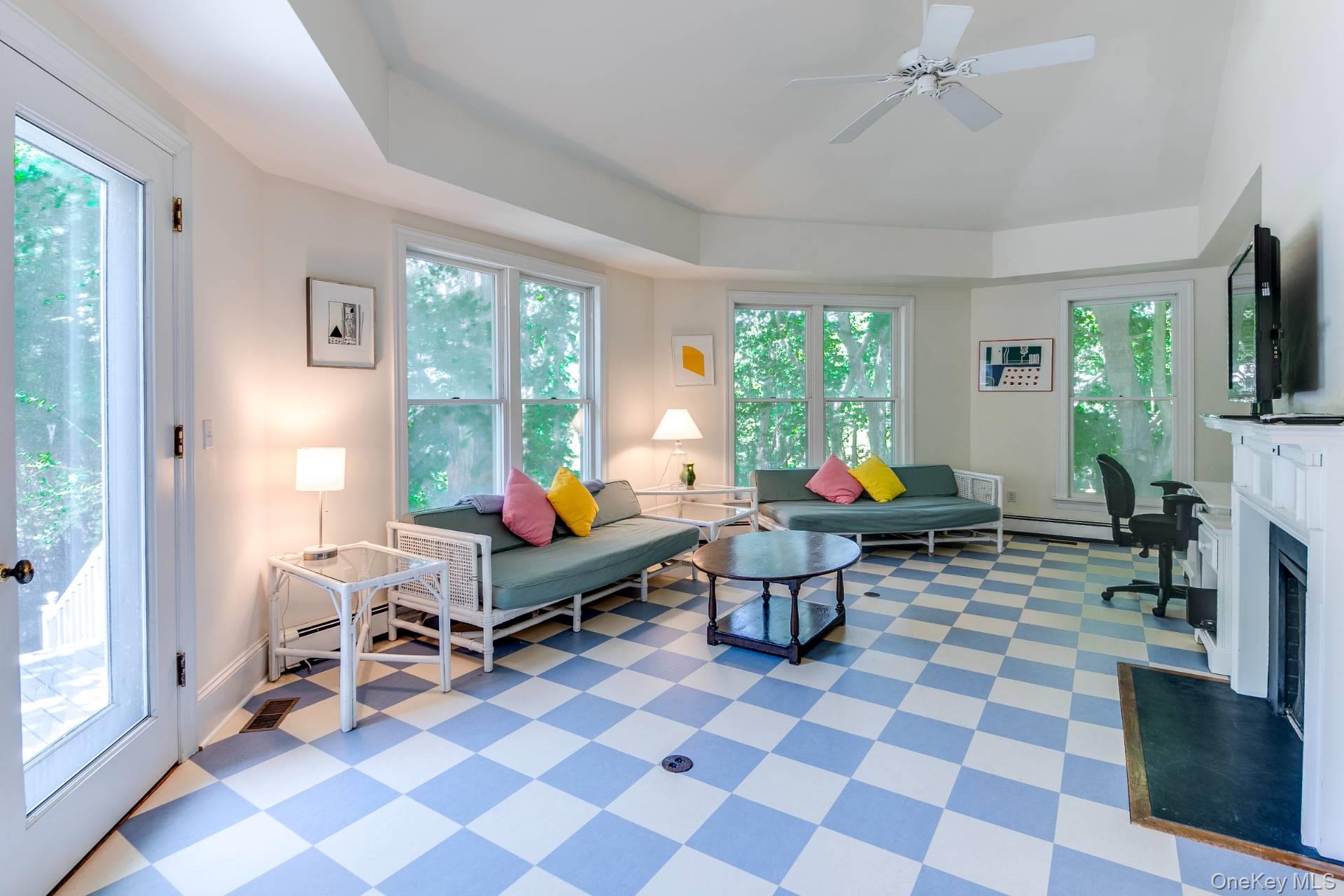 5 N Menantic Road, Shelter Island, NY 11964