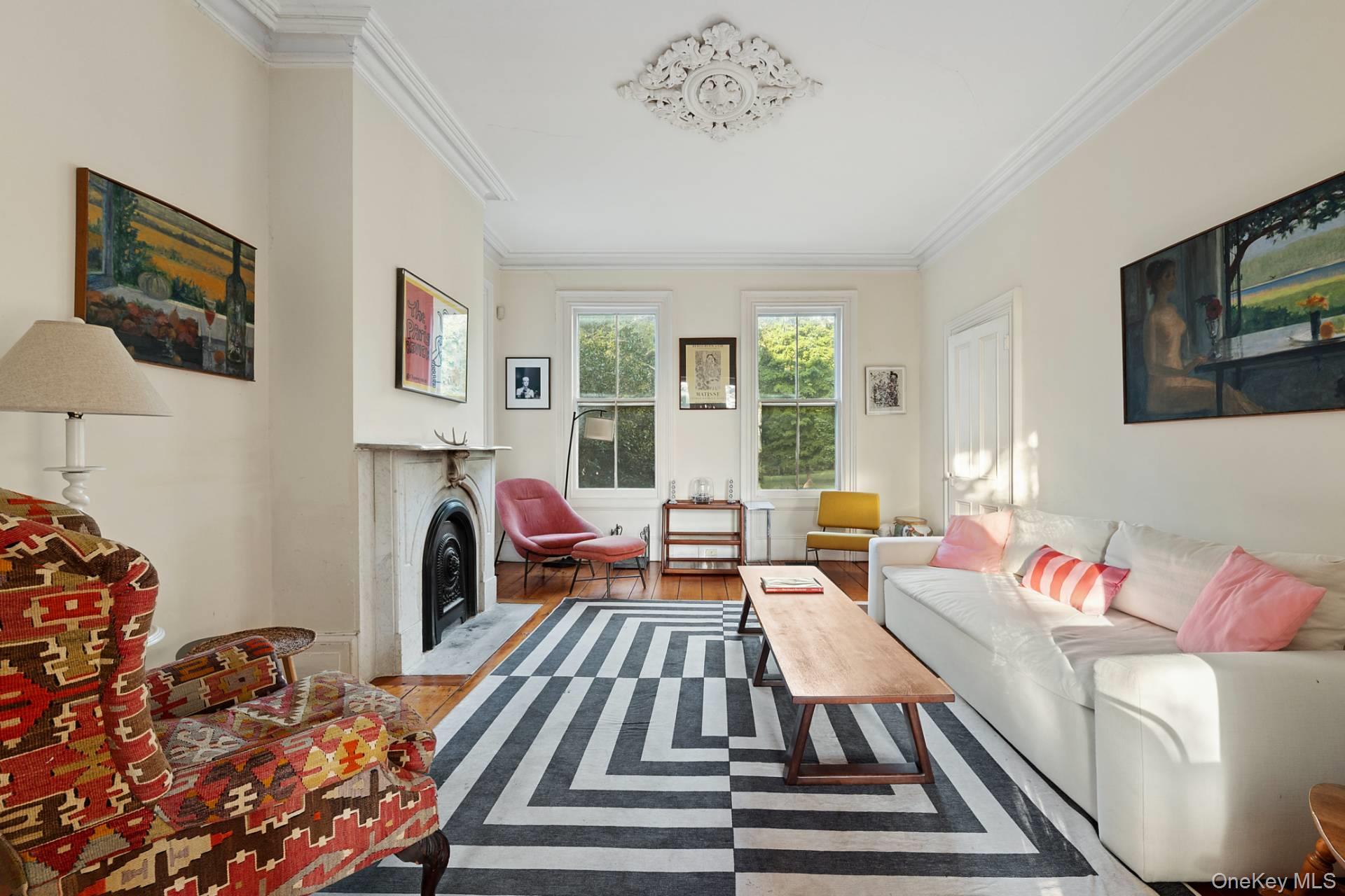 5 N Menantic Road, Shelter Island, NY 11964