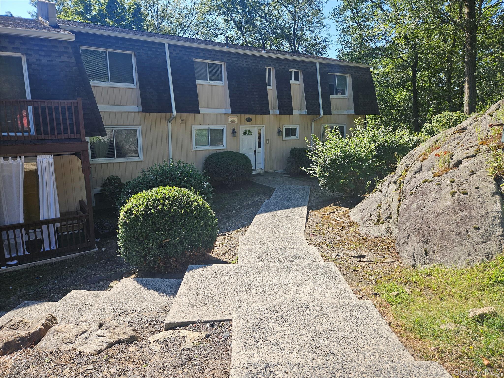 18 Pavilion Ridge Way # 17, Suffern, NY 10901