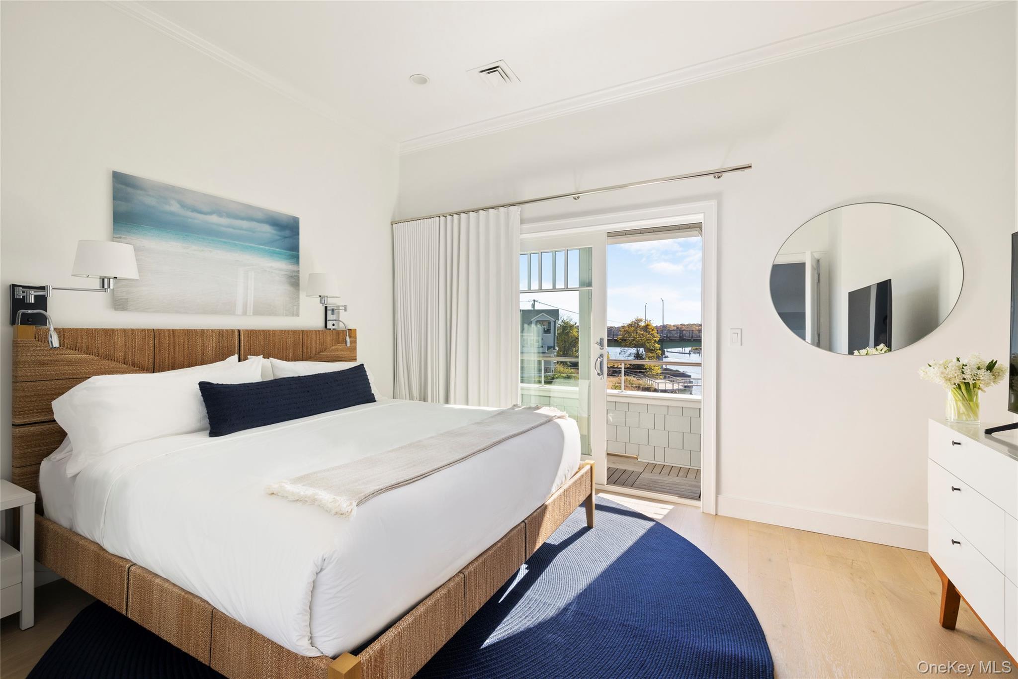 31 Old Boathouse Lane S, Hampton Bays, NY 11946