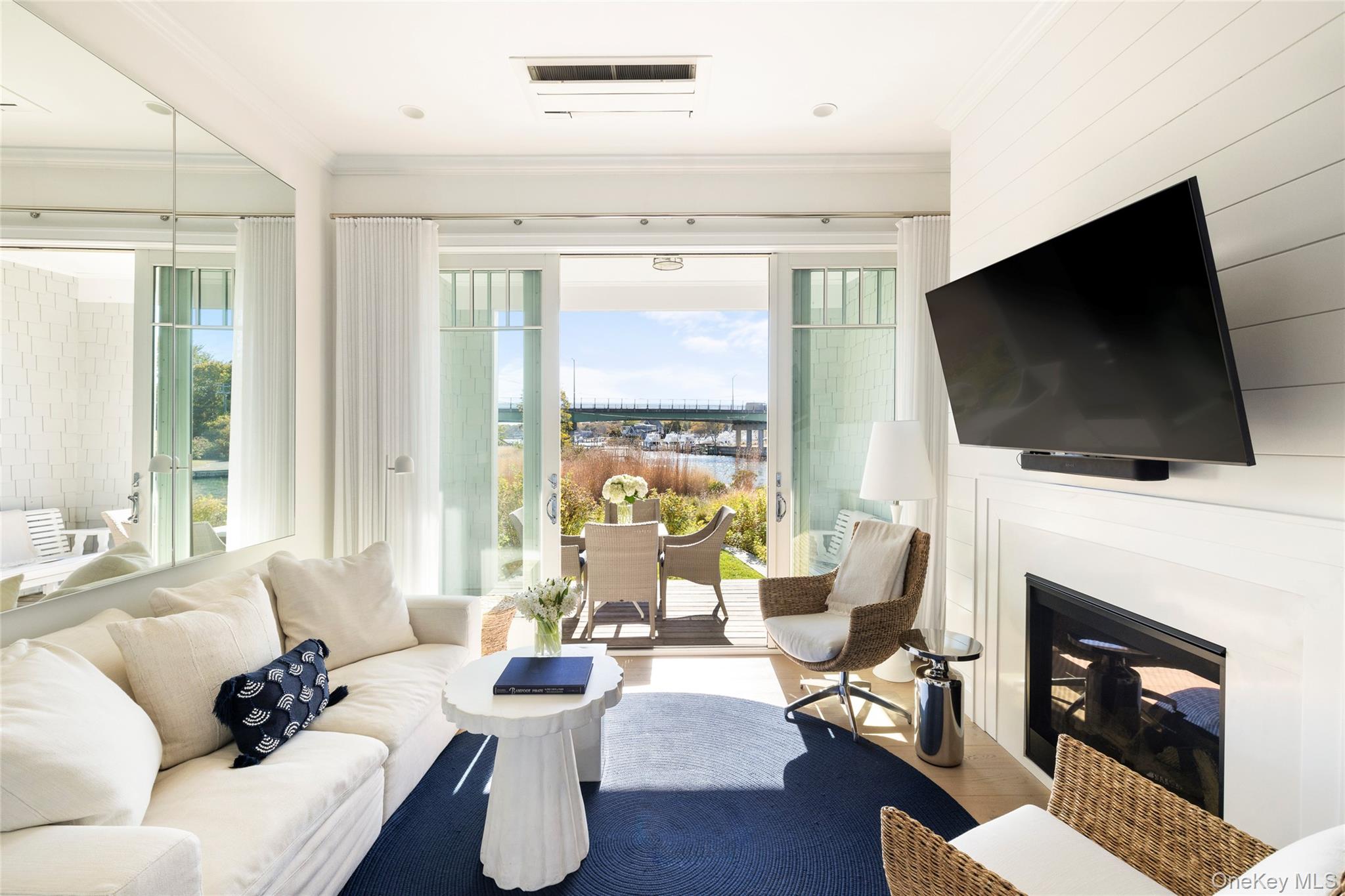 31 Old Boathouse Lane S, Hampton Bays, NY 11946