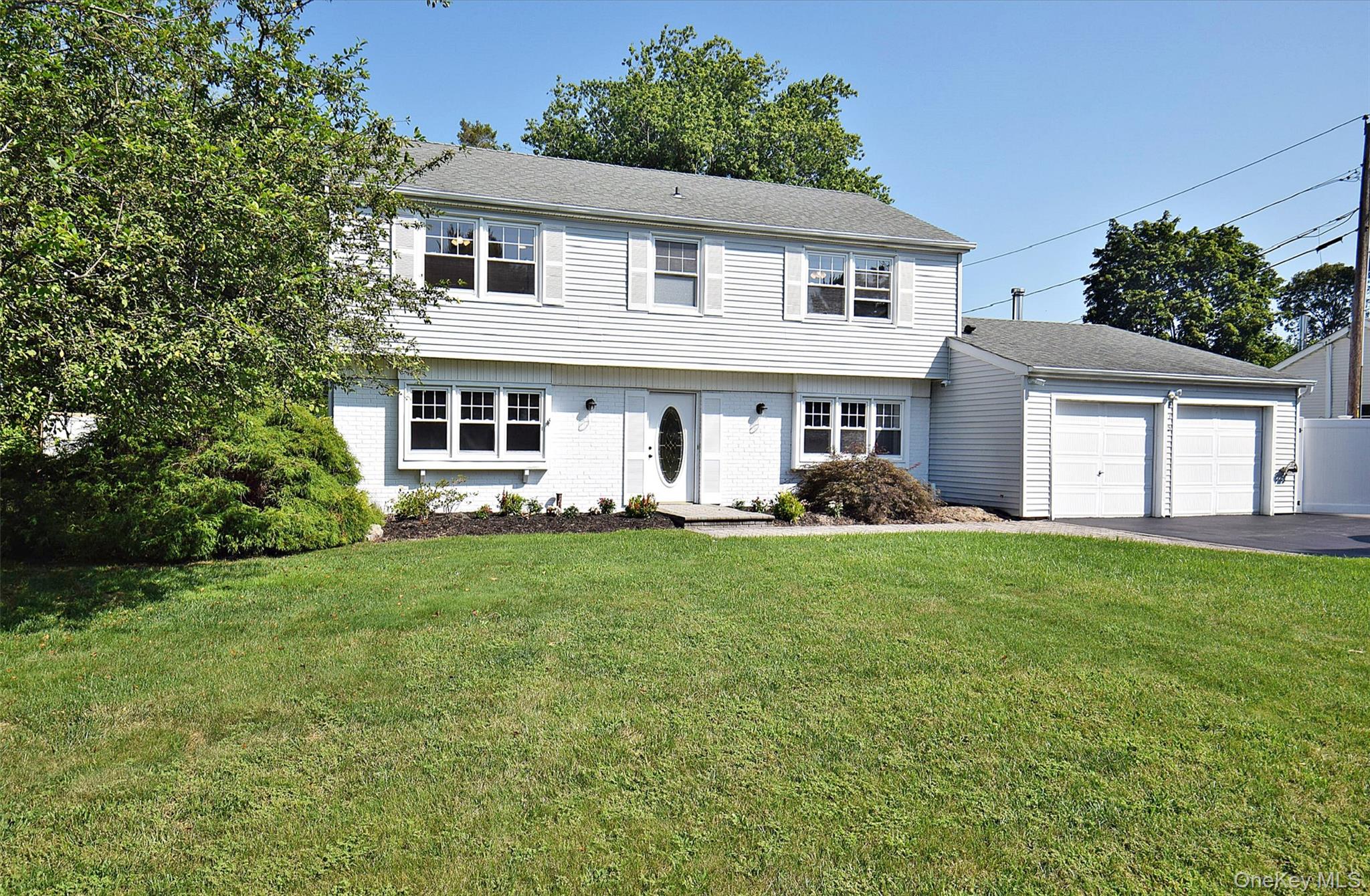 675 Hawkins Road E, Coram, NY 11727