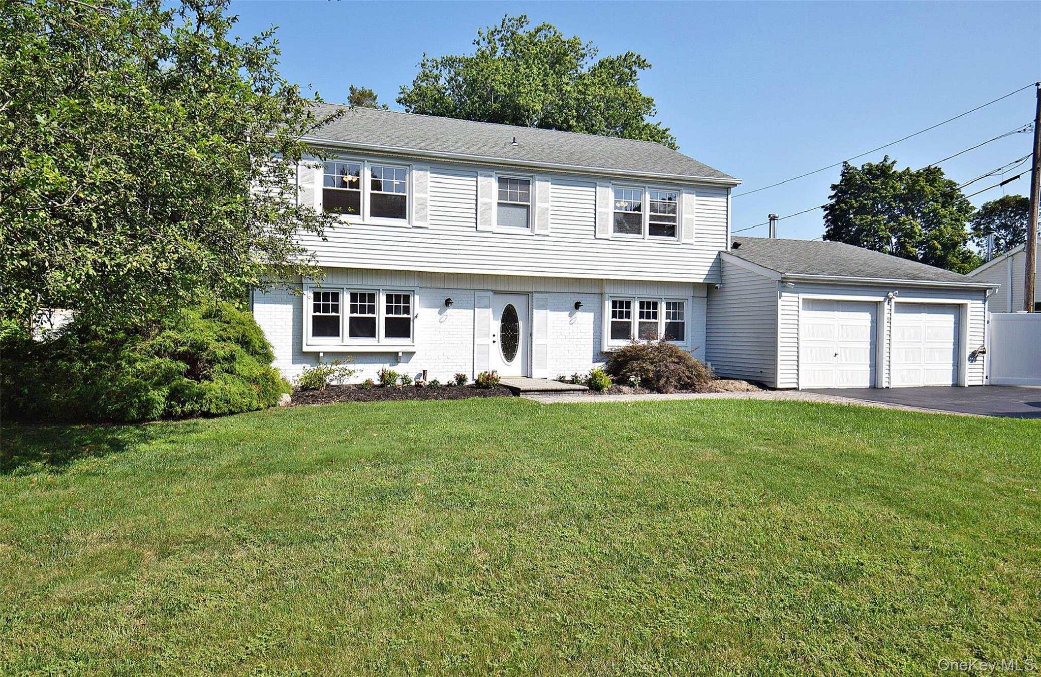 675 Hawkins Road E, Coram, NY 11727