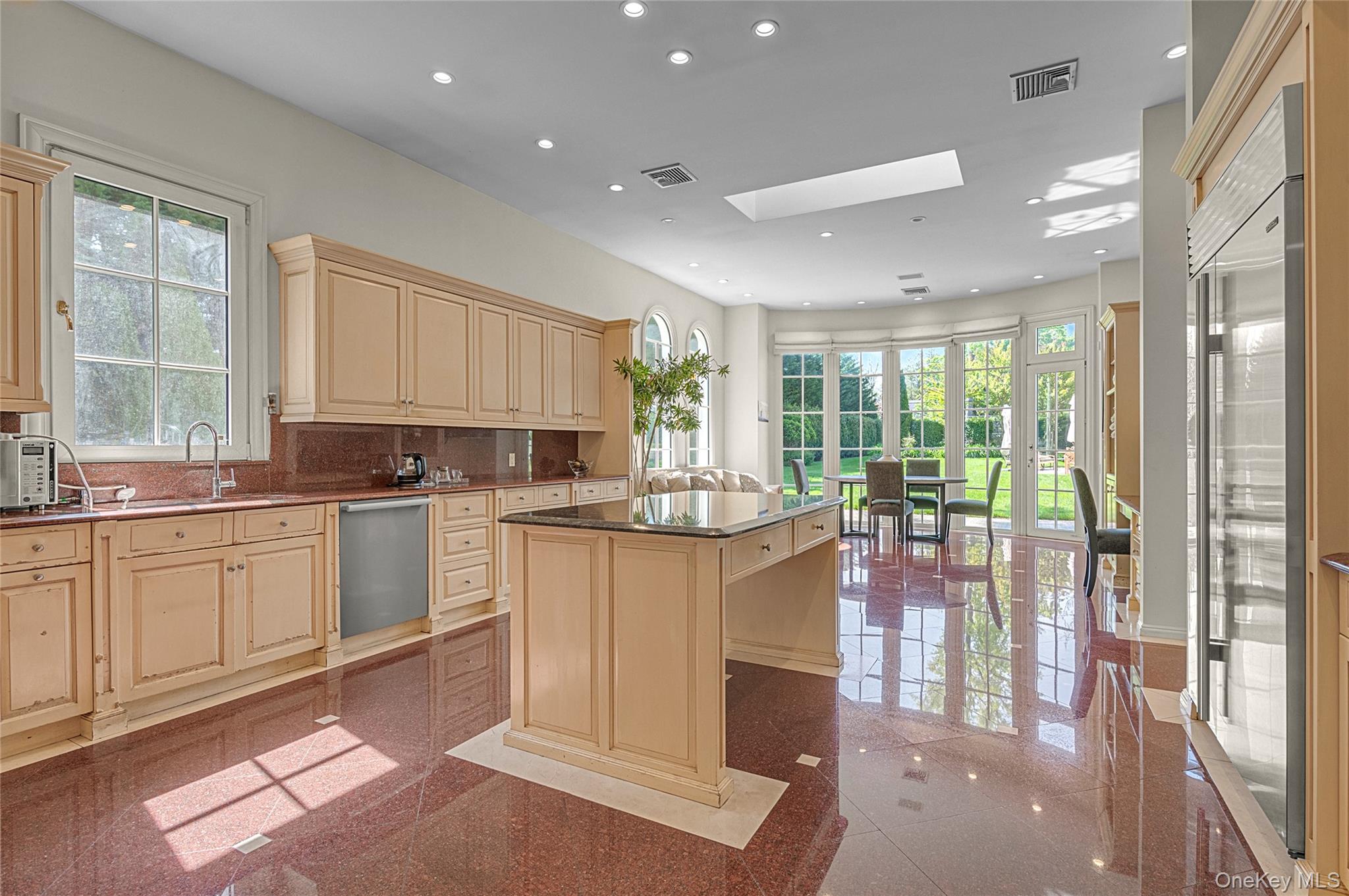 6 Hamptworth Drive, Kings Point, NY 11024