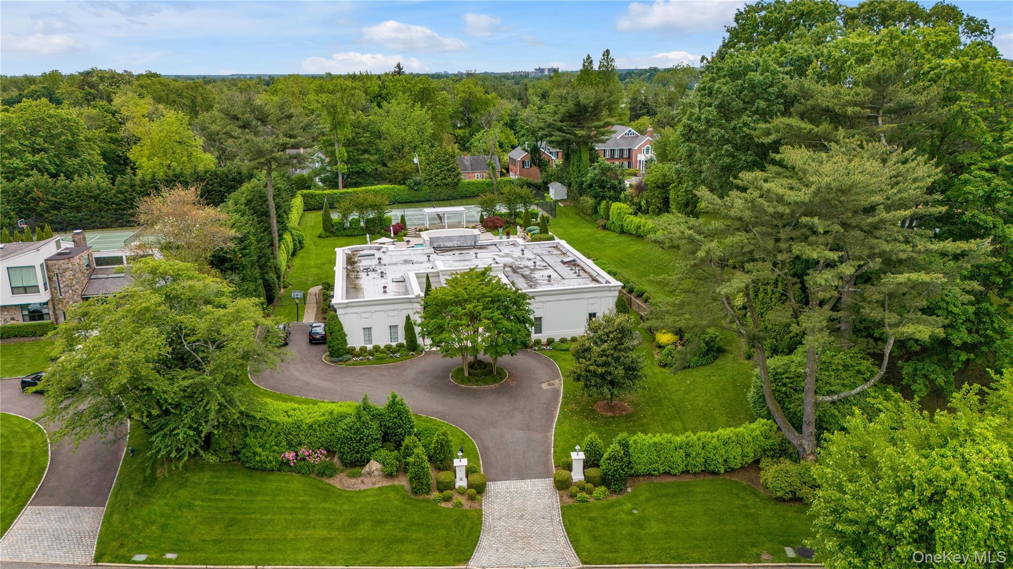 6 Hamptworth Drive, Kings Point, NY 11024