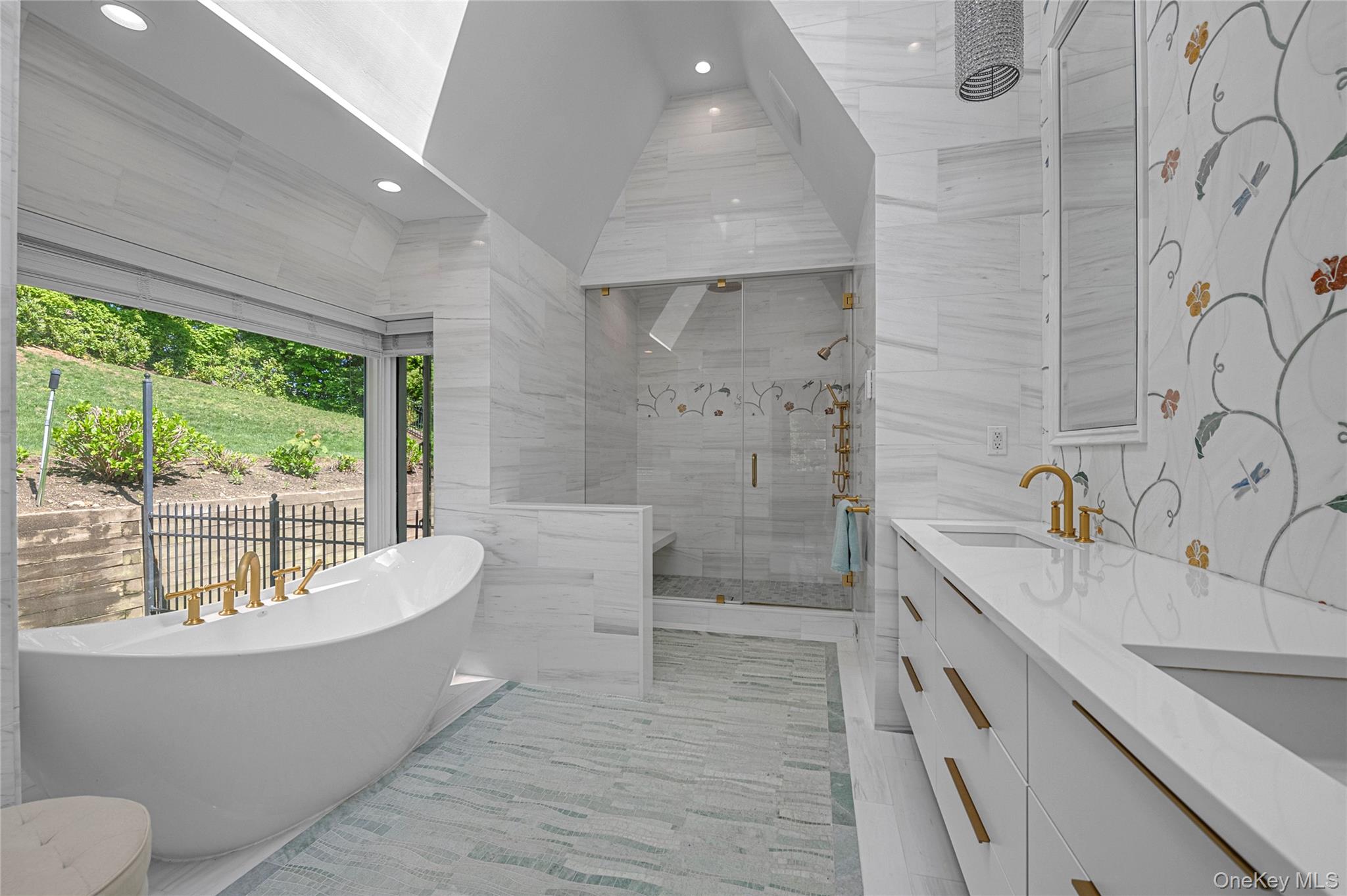 6 Hamptworth Drive, Kings Point, NY 11024