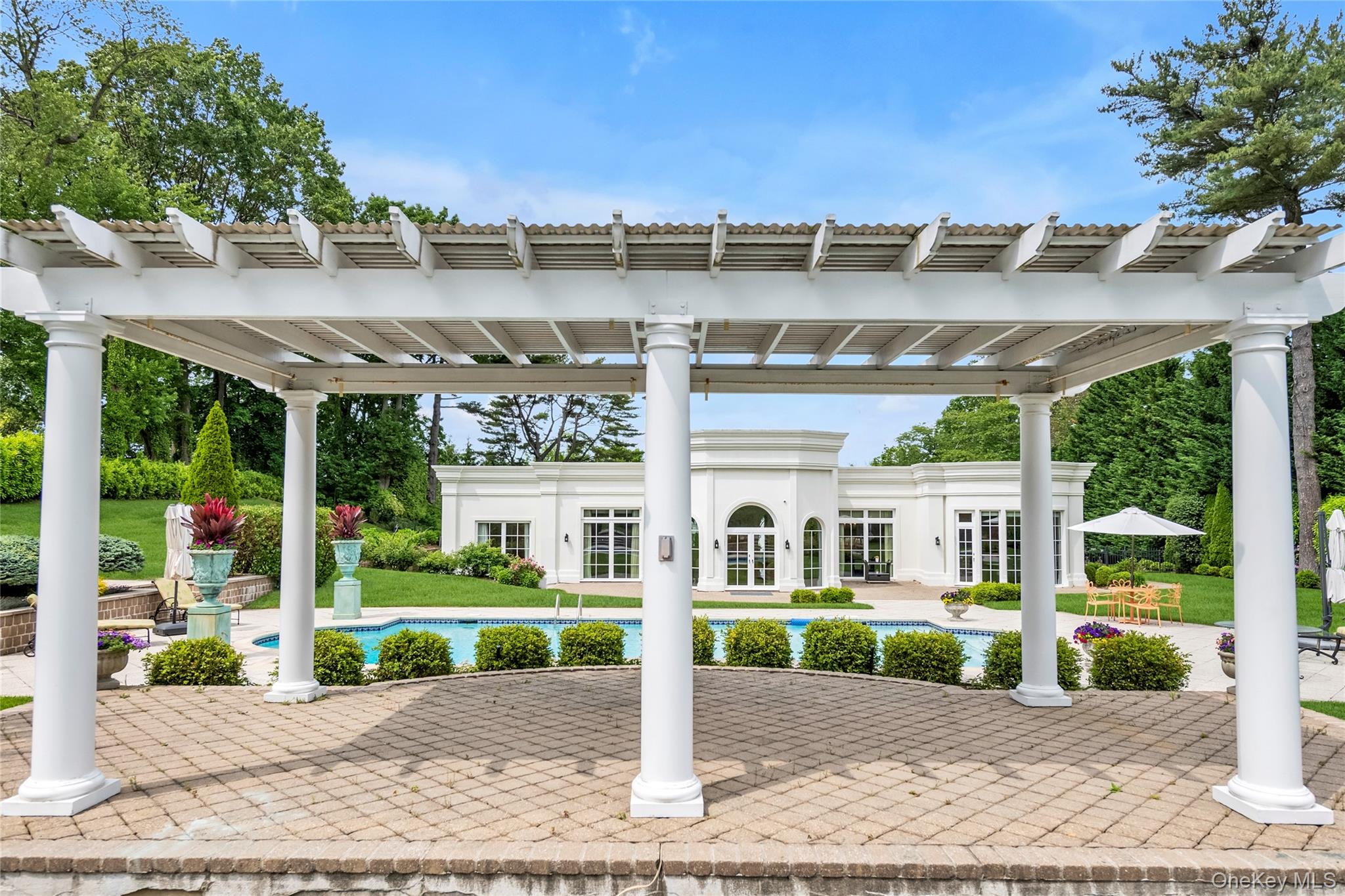 6 Hamptworth Drive, Kings Point, NY 11024