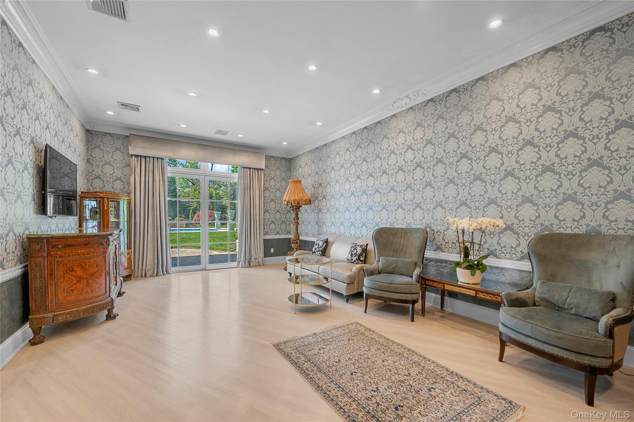 6 Hamptworth Drive, Kings Point, NY 11024