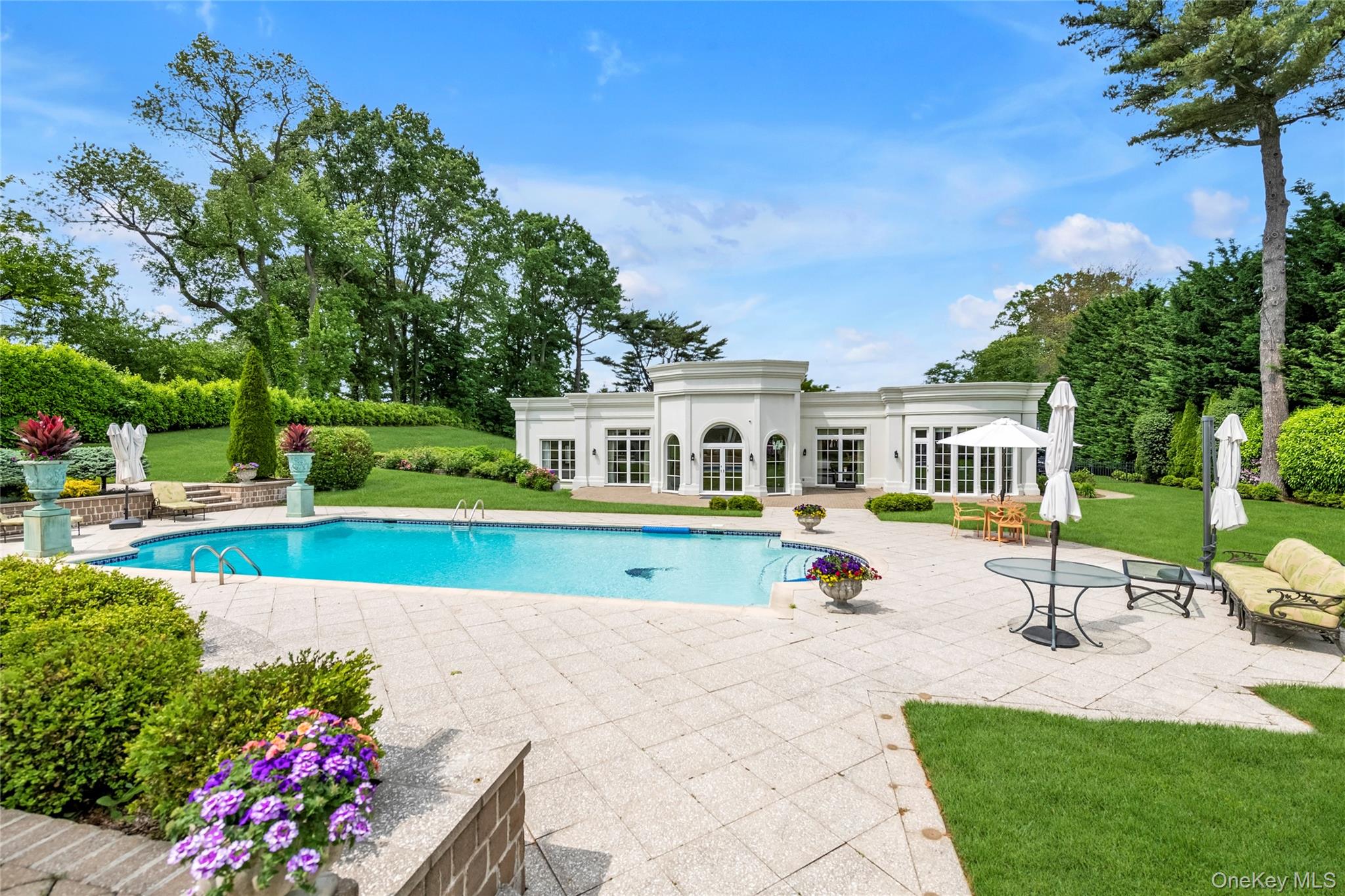 6 Hamptworth Drive, Kings Point, NY 11024