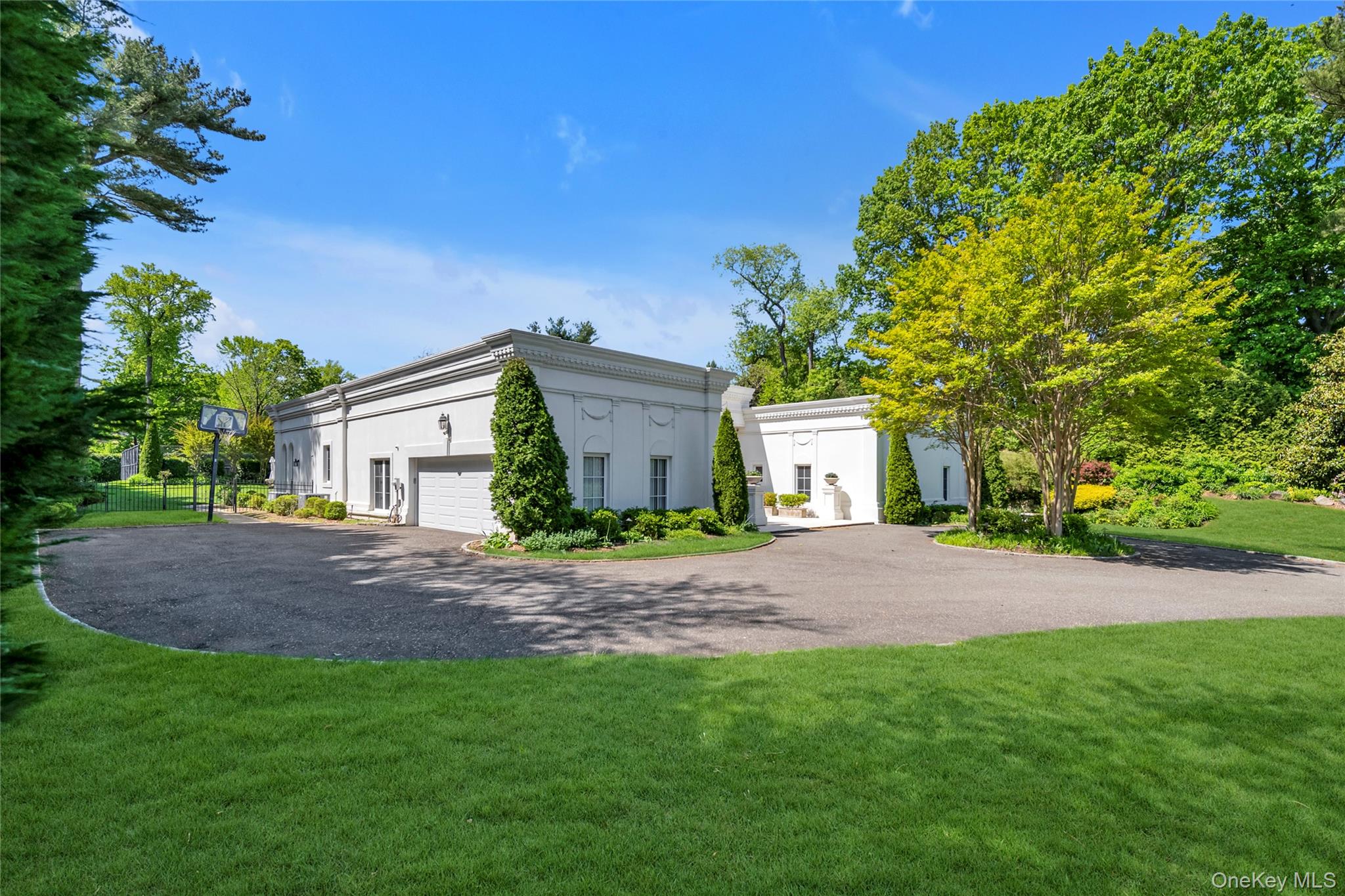 6 Hamptworth Drive, Kings Point, NY 11024