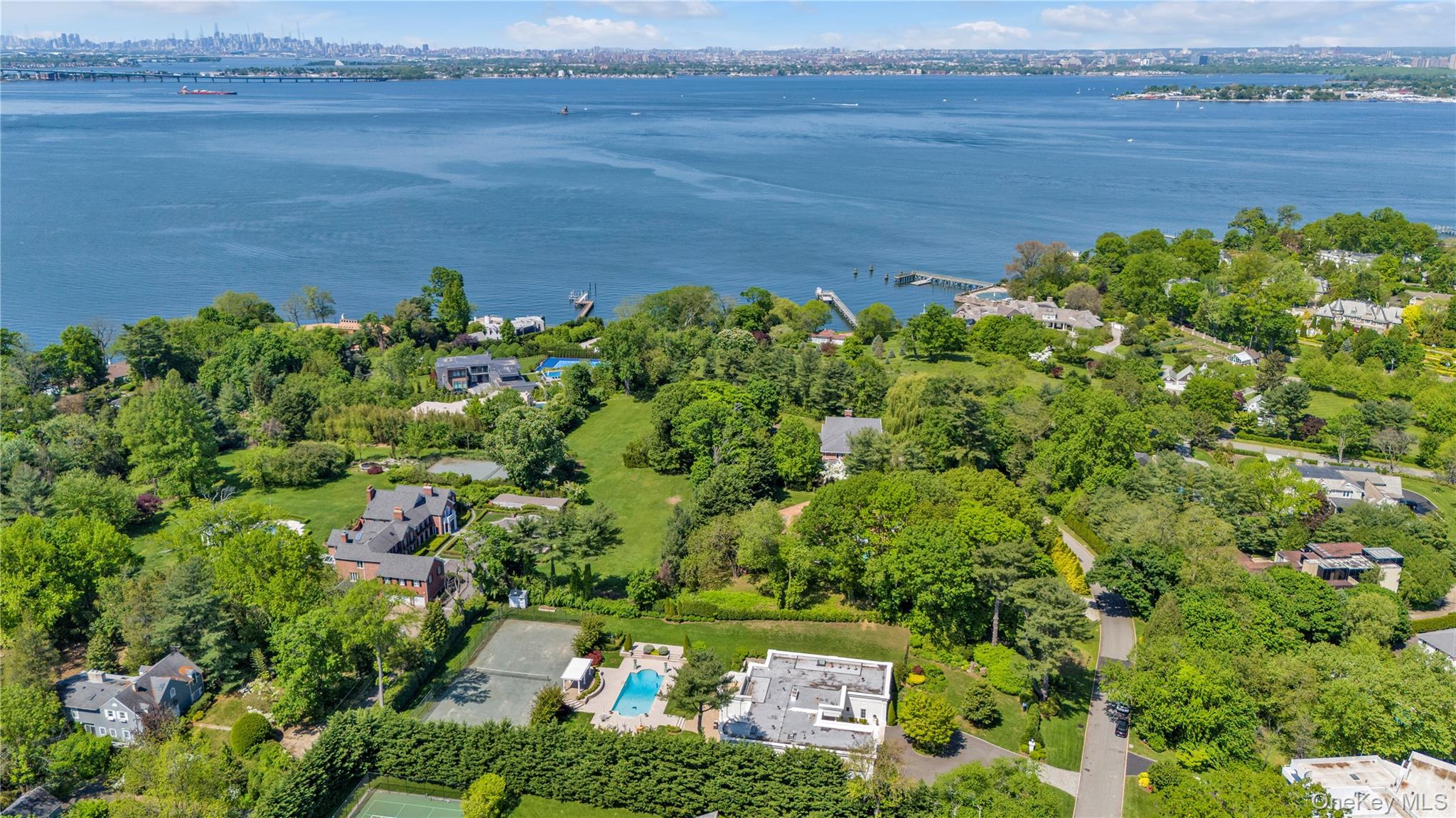 6 Hamptworth Drive, Kings Point, NY 11024