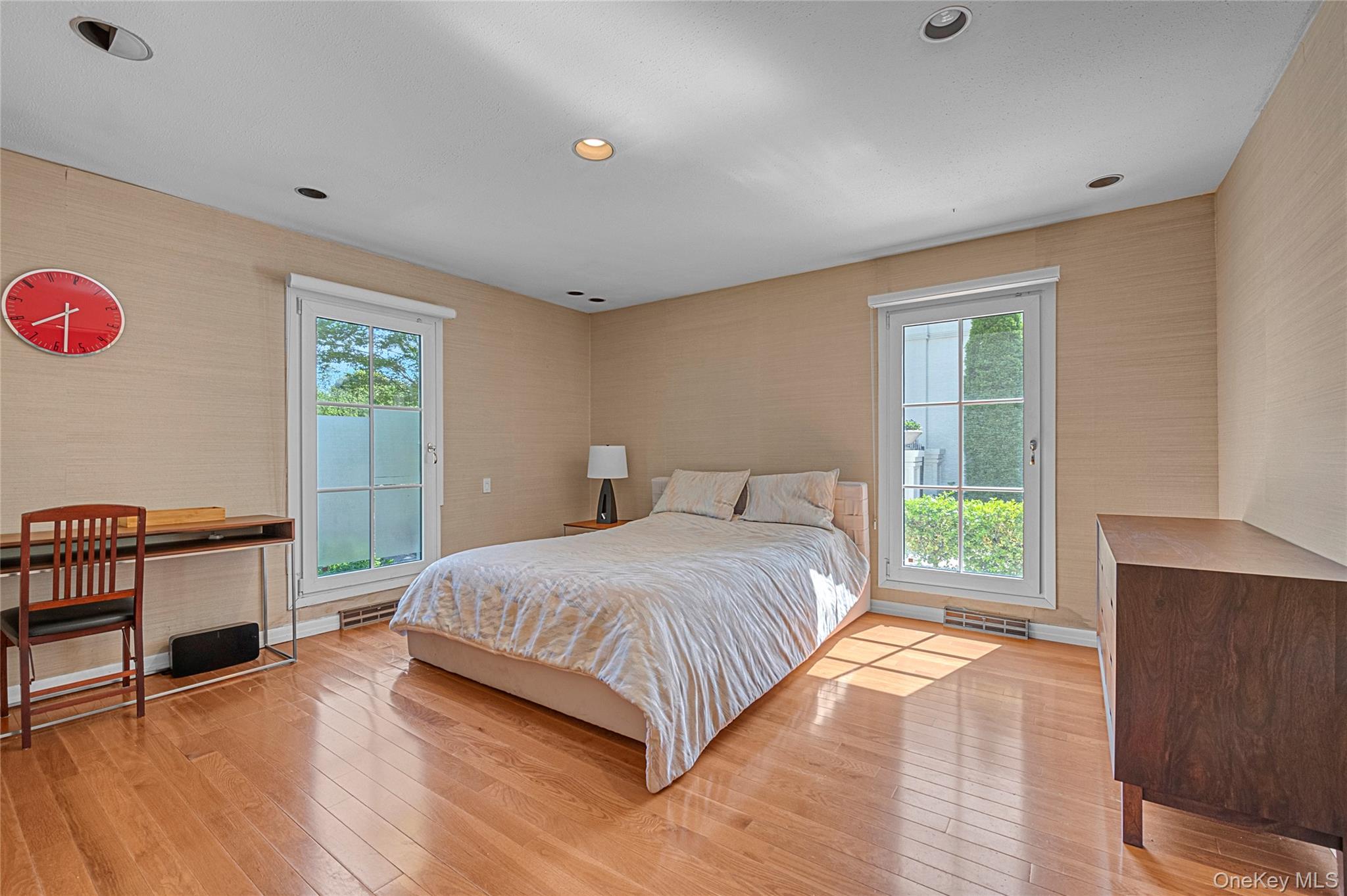 6 Hamptworth Drive, Kings Point, NY 11024