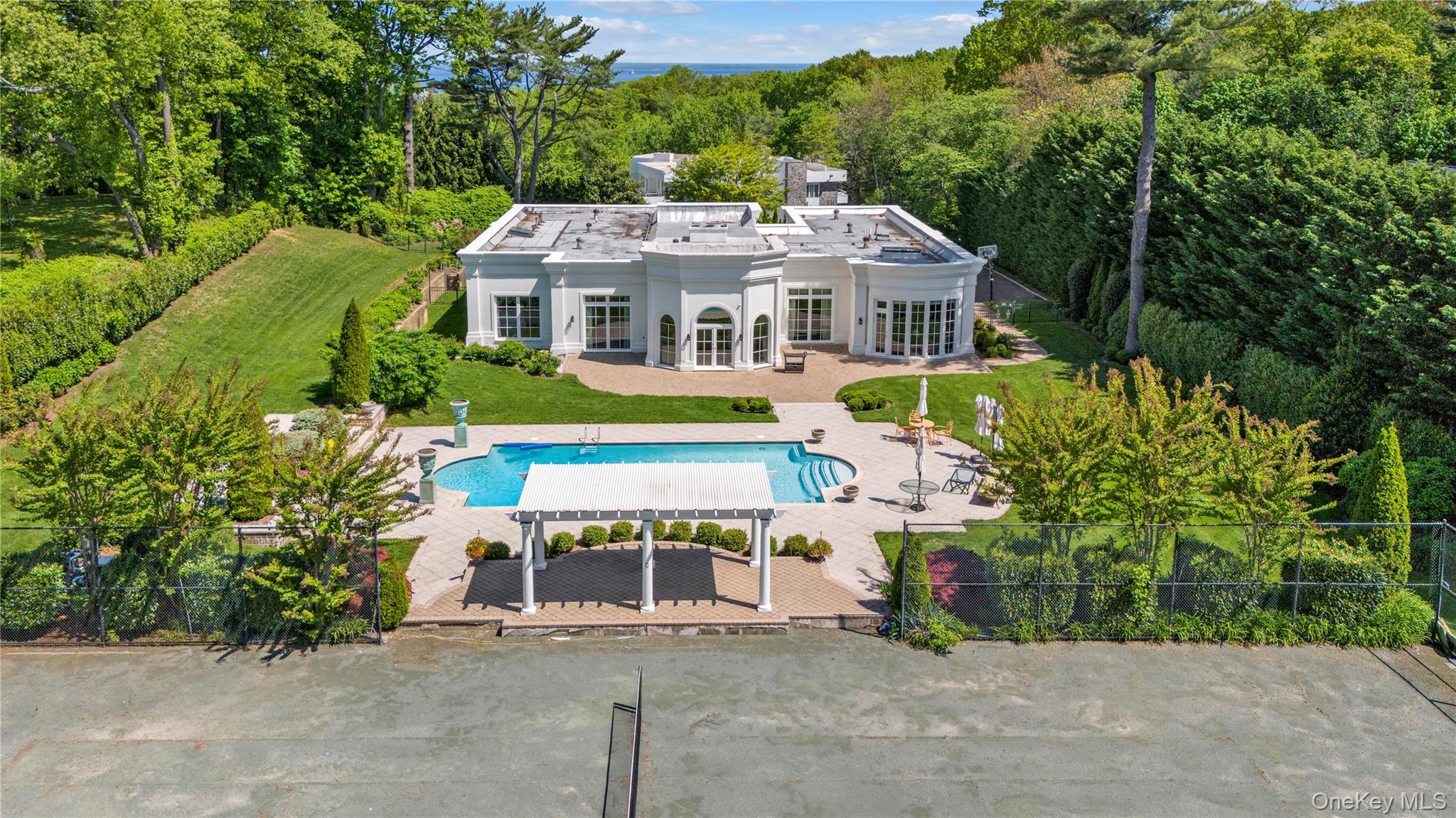 6 Hamptworth Drive, Kings Point, NY 11024