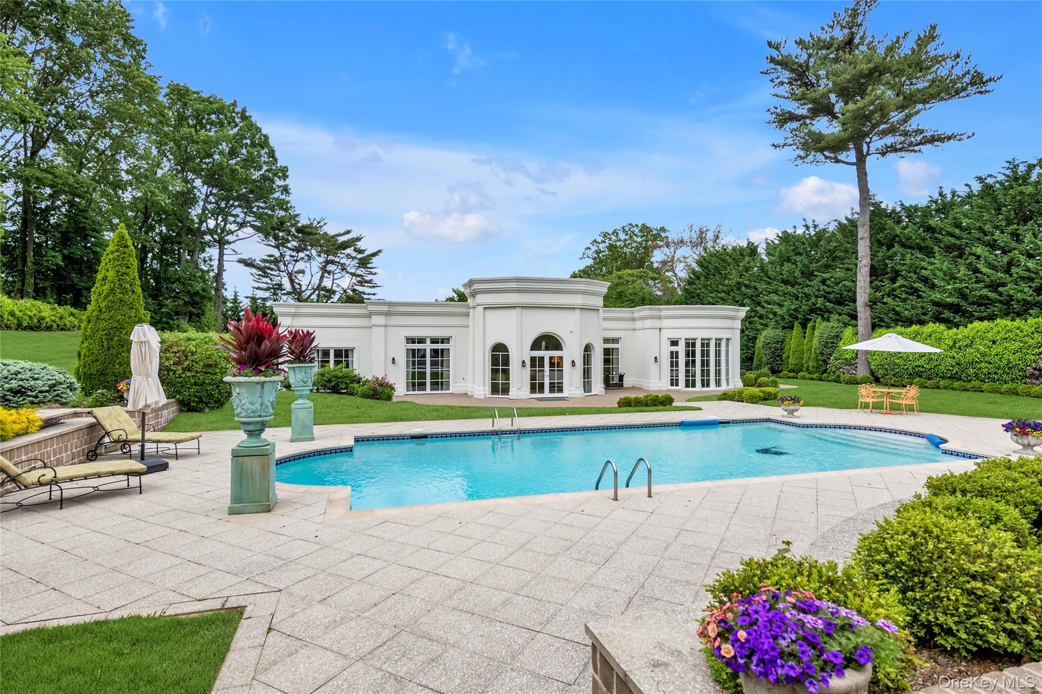 6 Hamptworth Drive, Kings Point, NY 11024