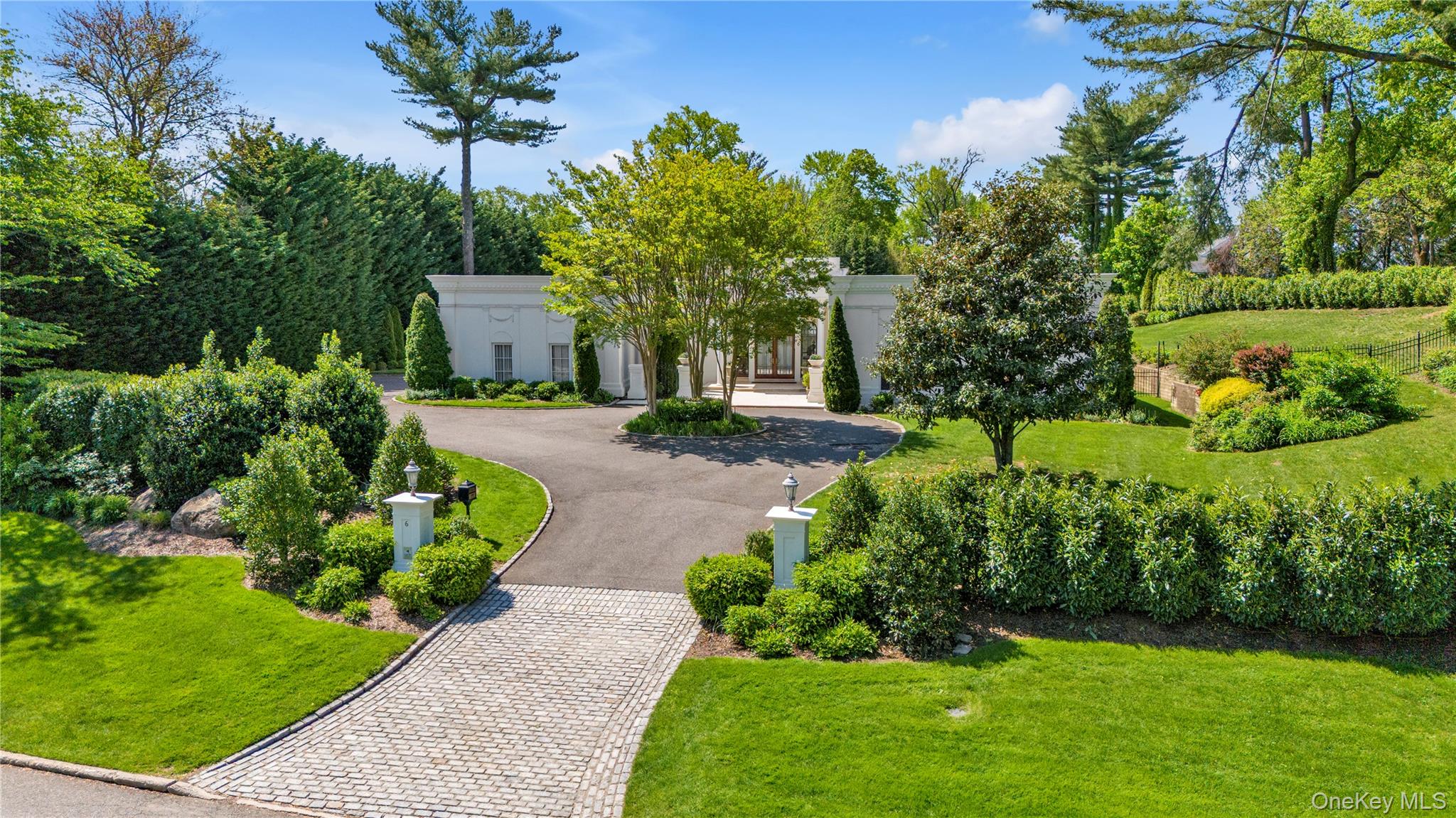 6 Hamptworth Drive, Kings Point, NY 11024