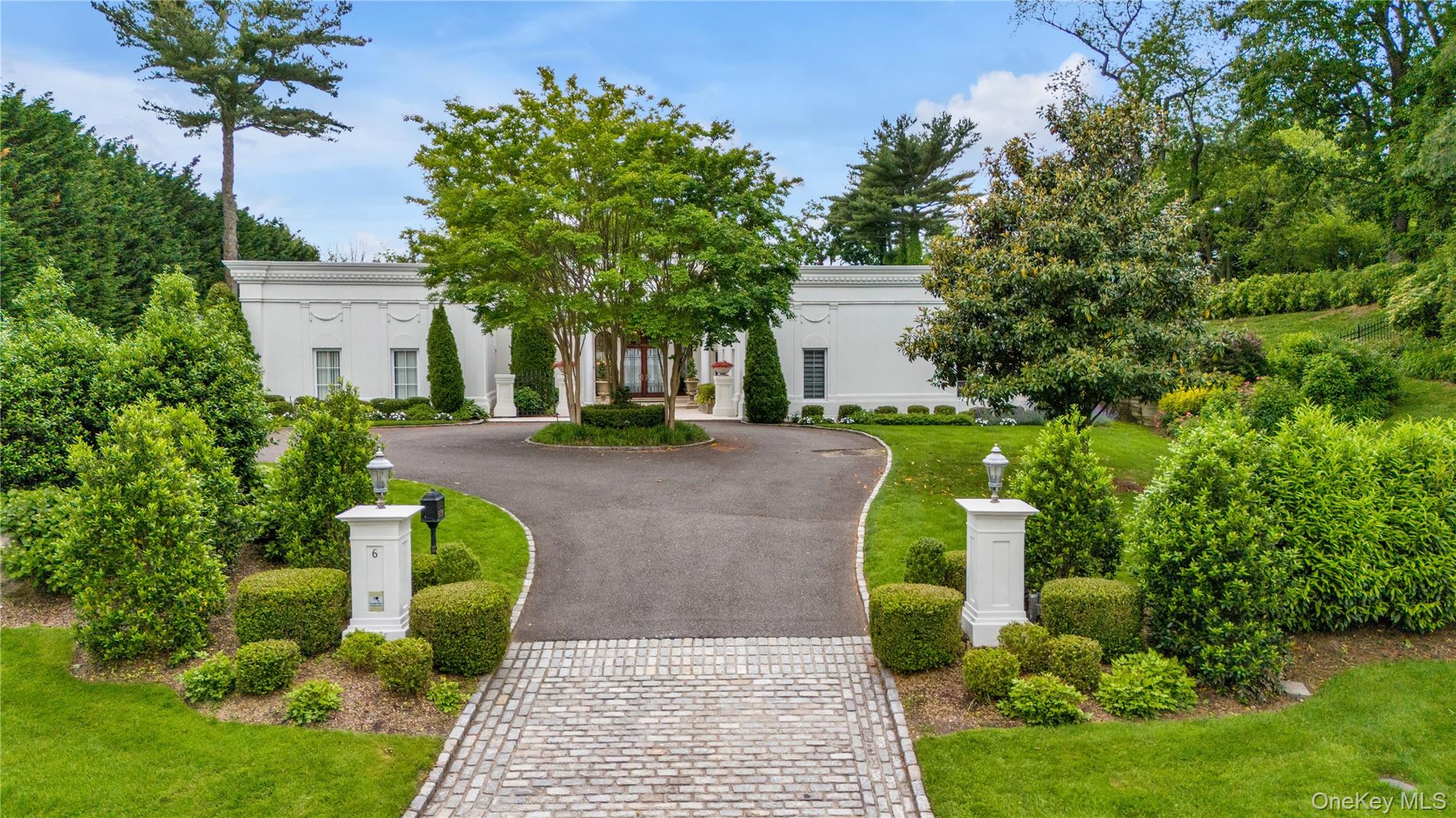 6 Hamptworth Drive, Kings Point, NY 11024