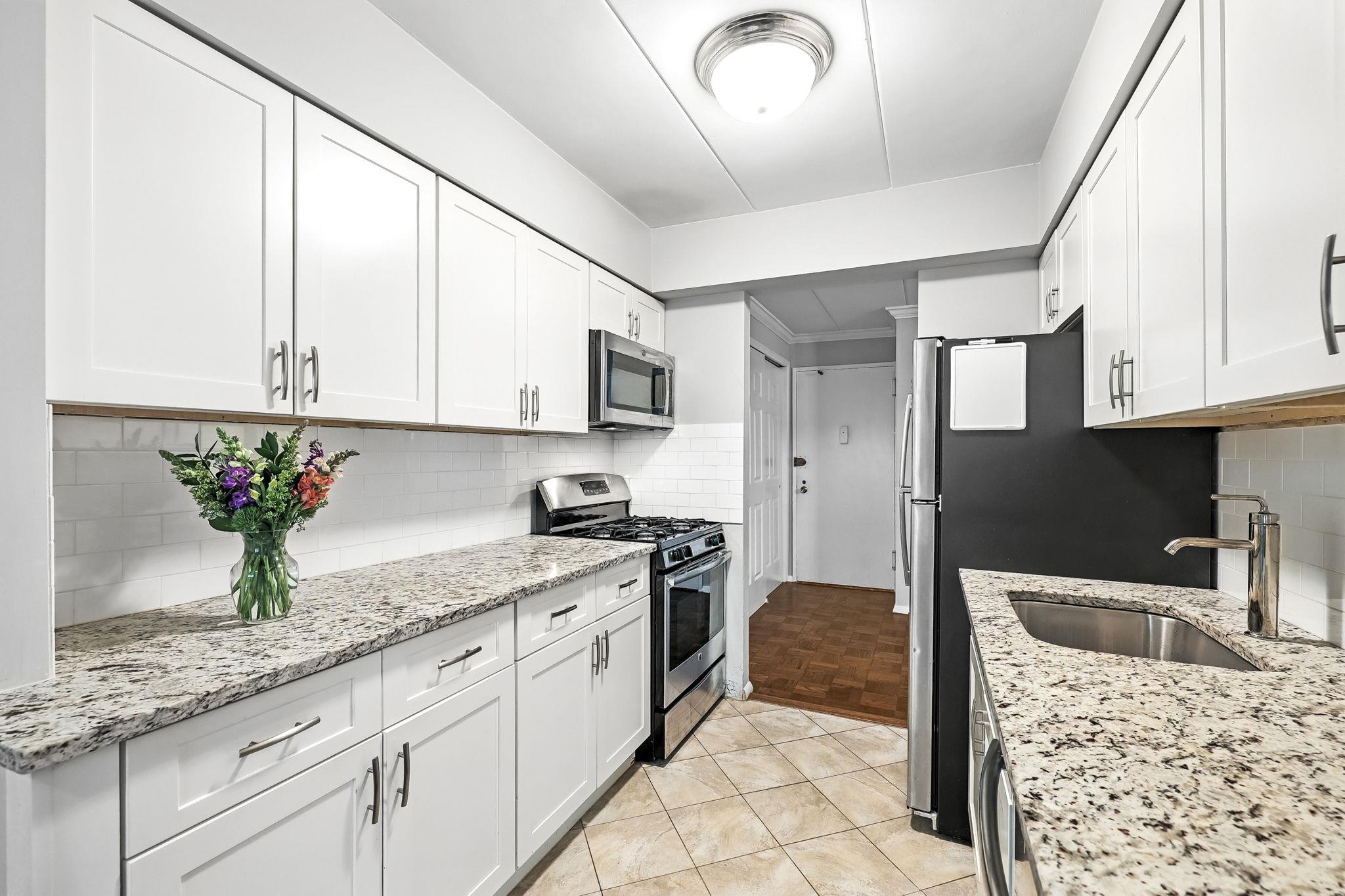 370 Central Park Avenue # 3D, Scarsdale, NY 10583