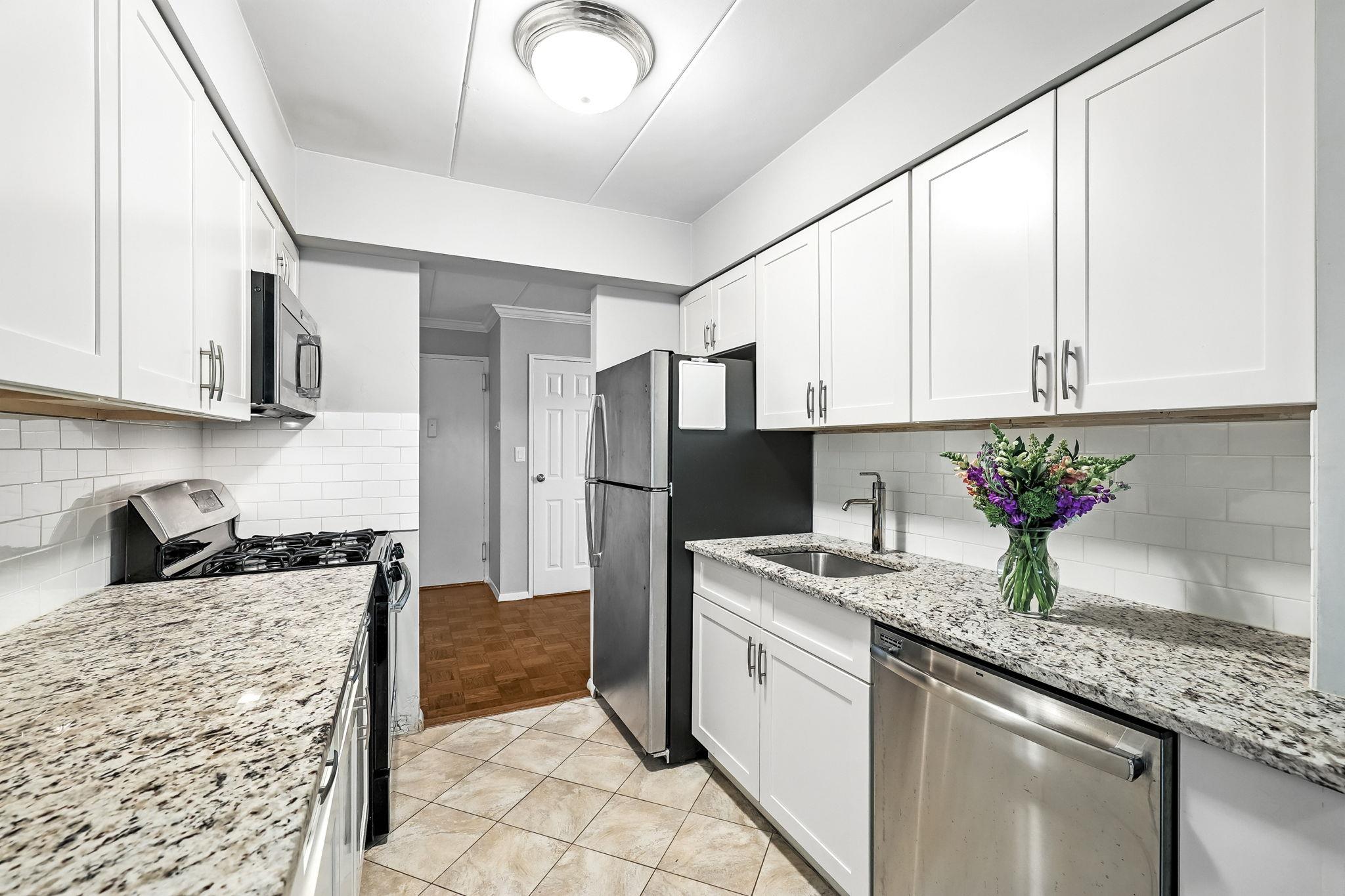 370 Central Park Avenue # 3D, Scarsdale, NY 10583