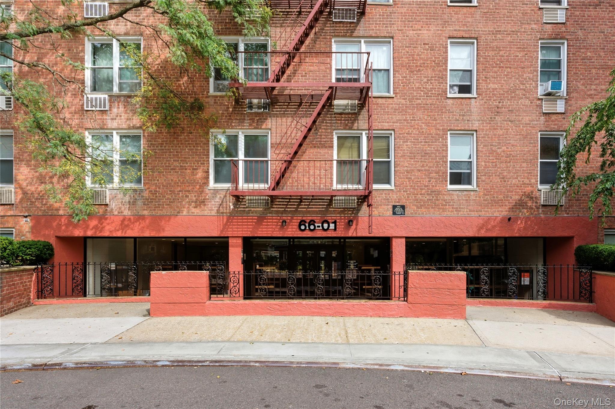 66-01 Burns # 3V, Rego Park, NY 11374