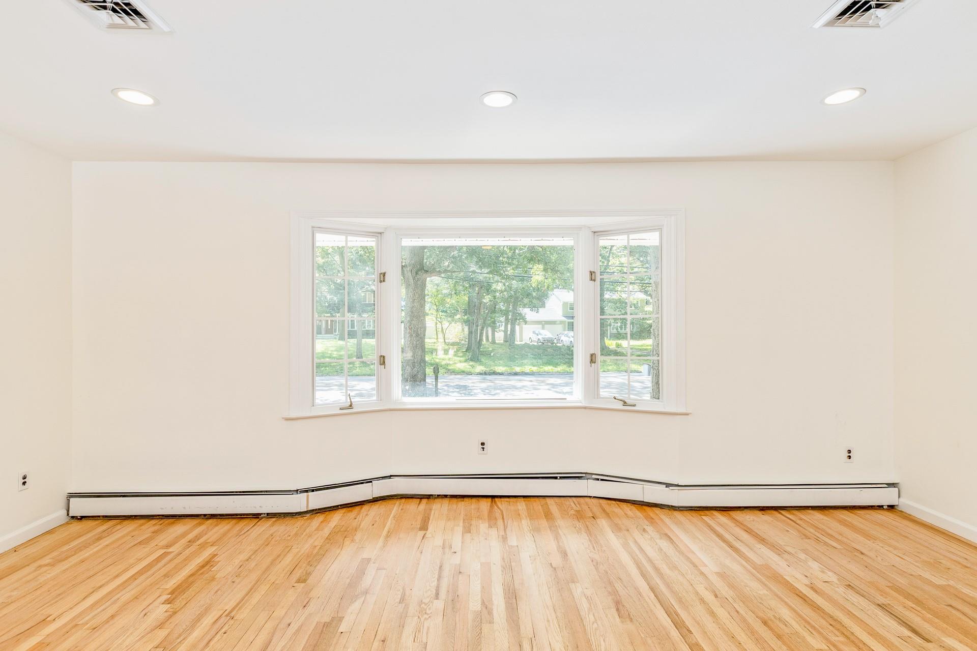 263 North Country Road, Smithtown, NY 11787