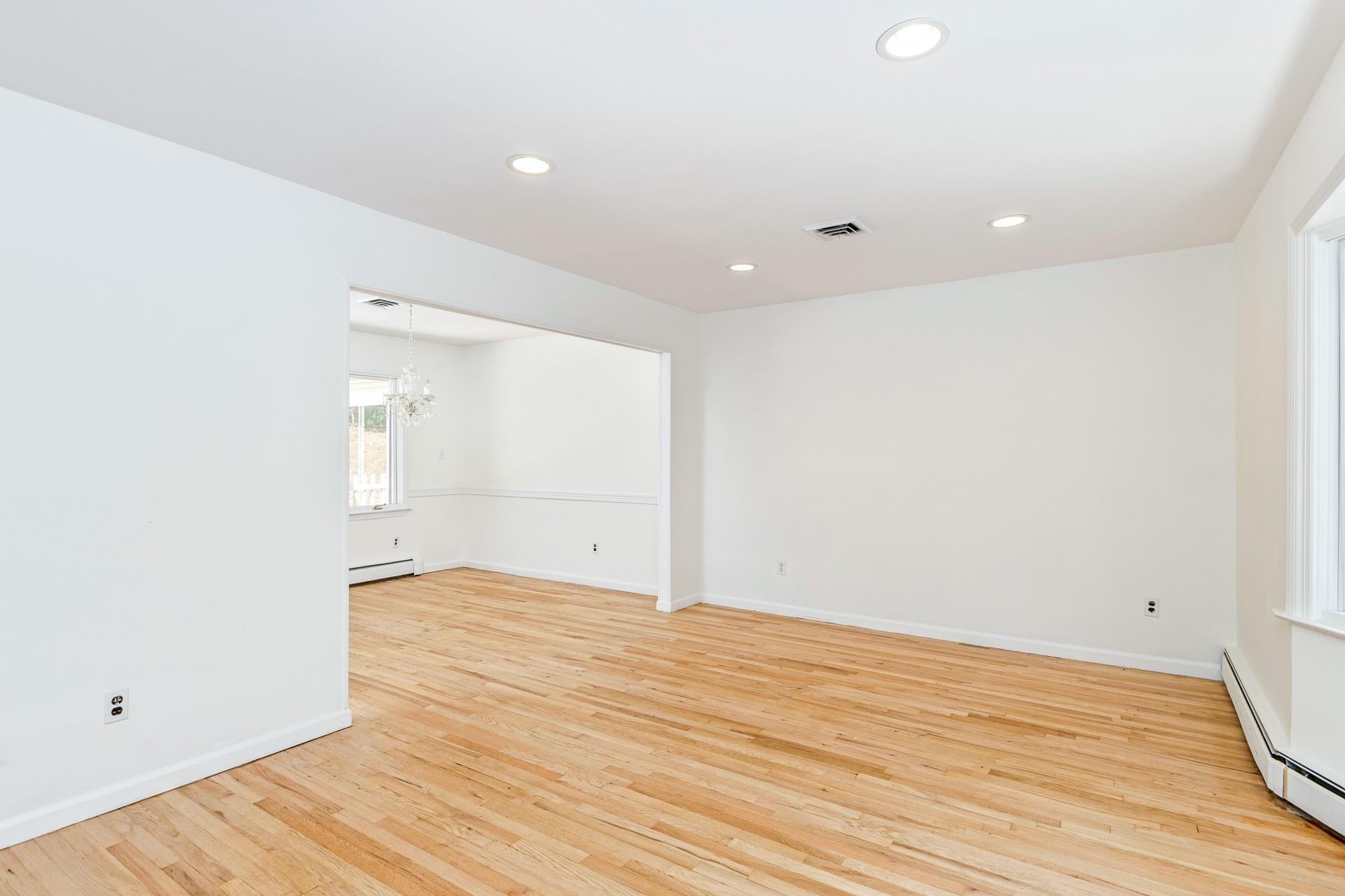 263 North Country Road, Smithtown, NY 11787