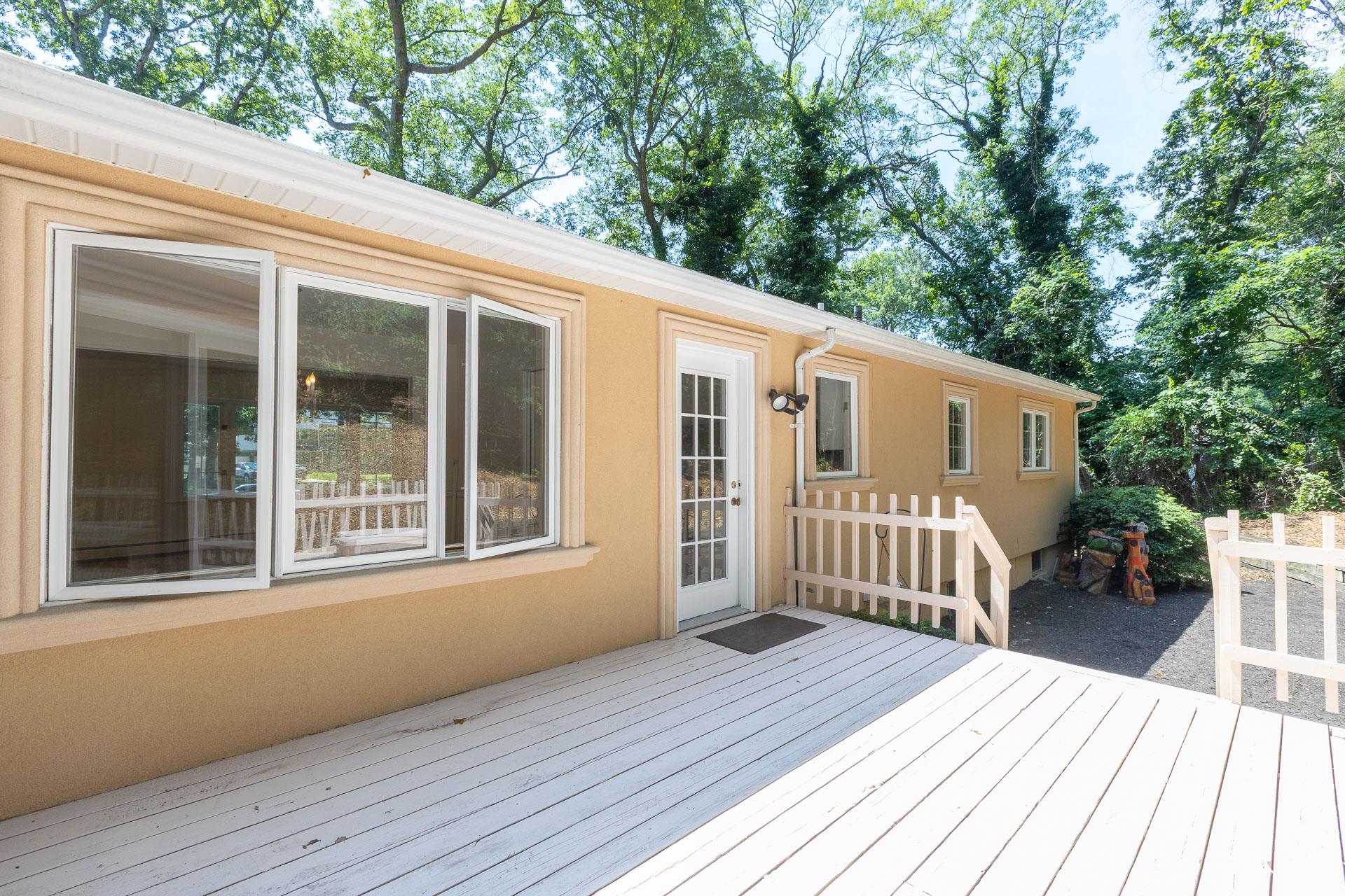 263 North Country Road, Smithtown, NY 11787