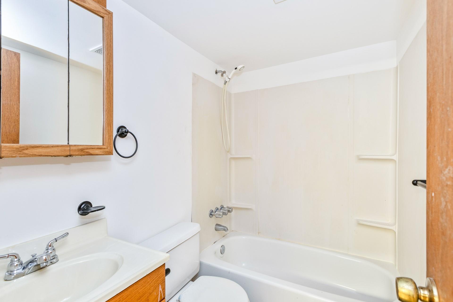 263 North Country Road, Smithtown, NY 11787