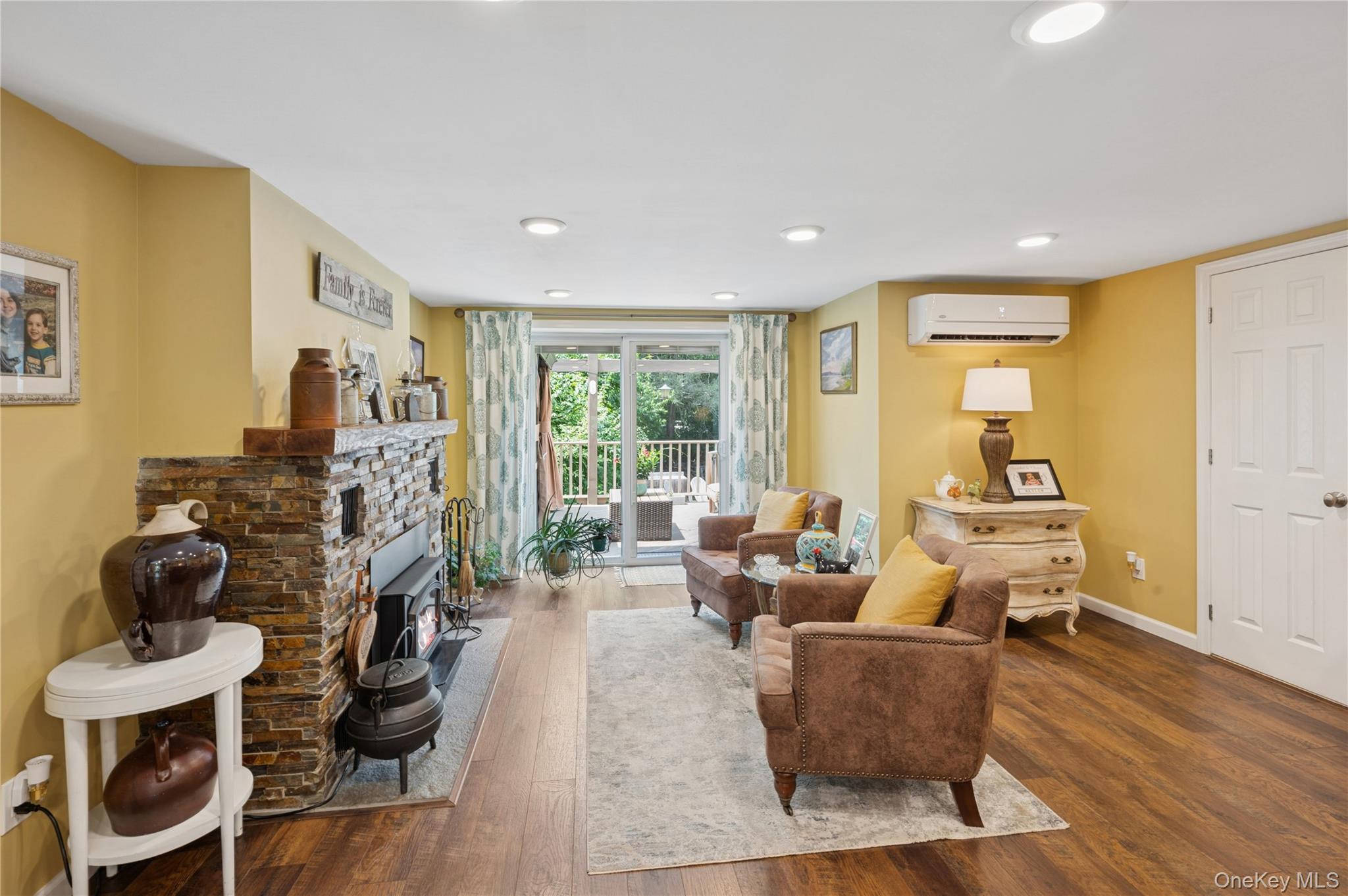 123 Pleasant Road, Lake Peekskill, NY 10537