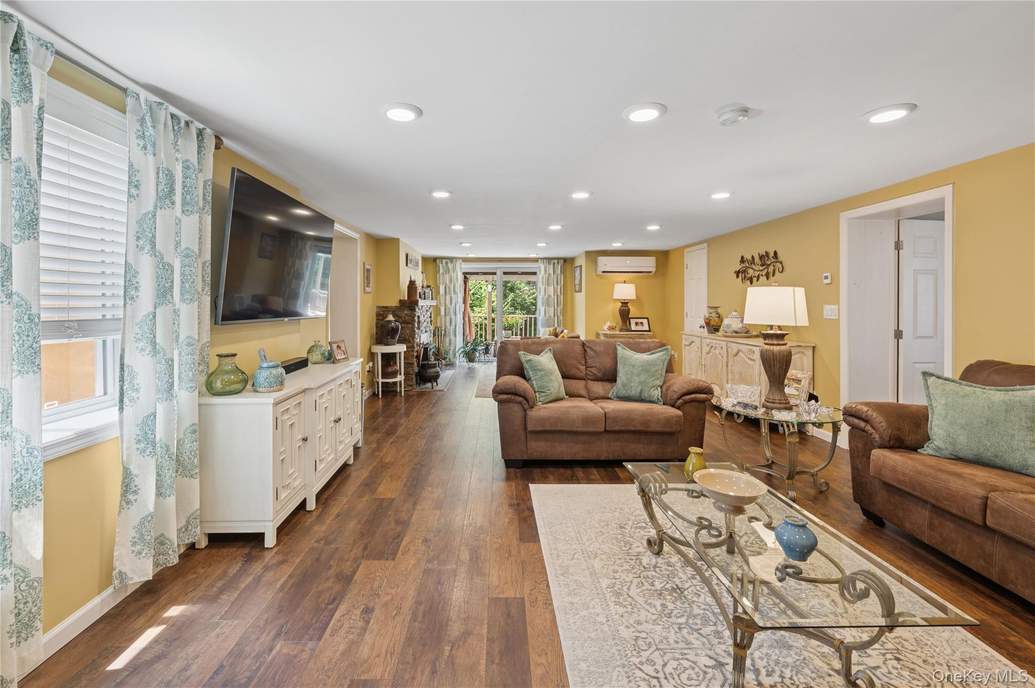 123 Pleasant Road, Lake Peekskill, NY 10537