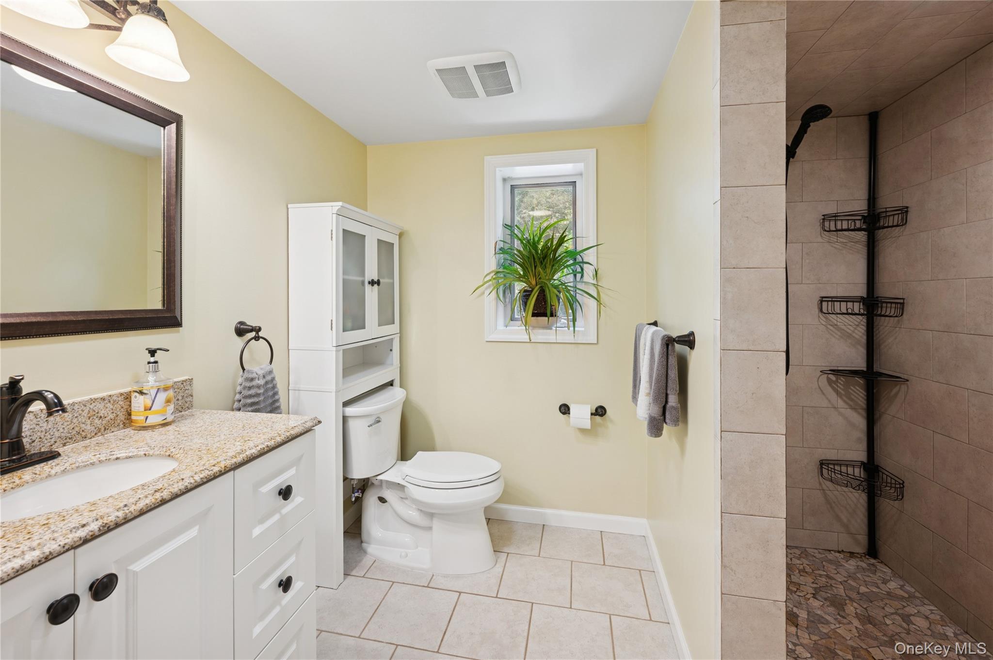 123 Pleasant Road, Lake Peekskill, NY 10537