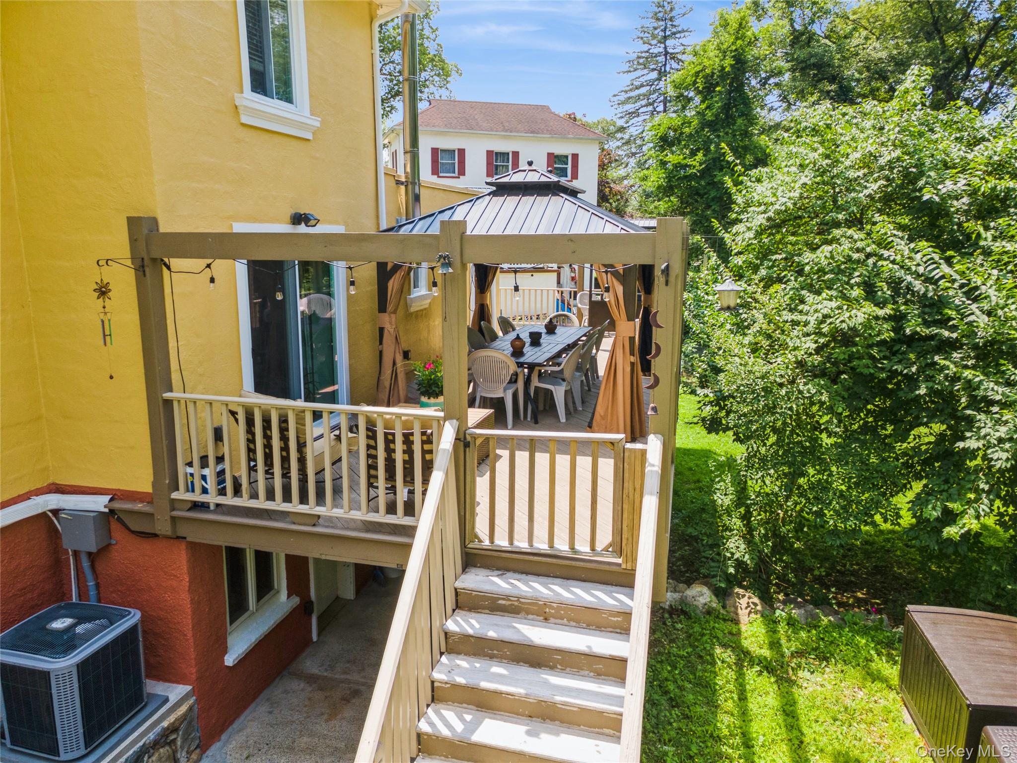 123 Pleasant Road, Lake Peekskill, NY 10537