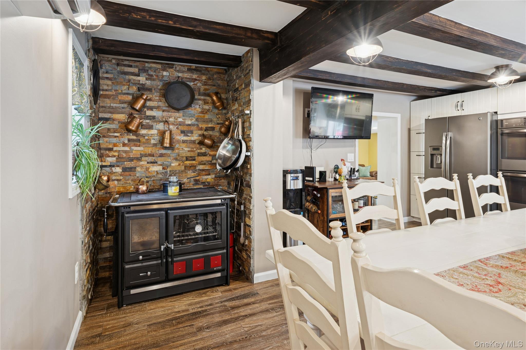 123 Pleasant Road, Lake Peekskill, NY 10537