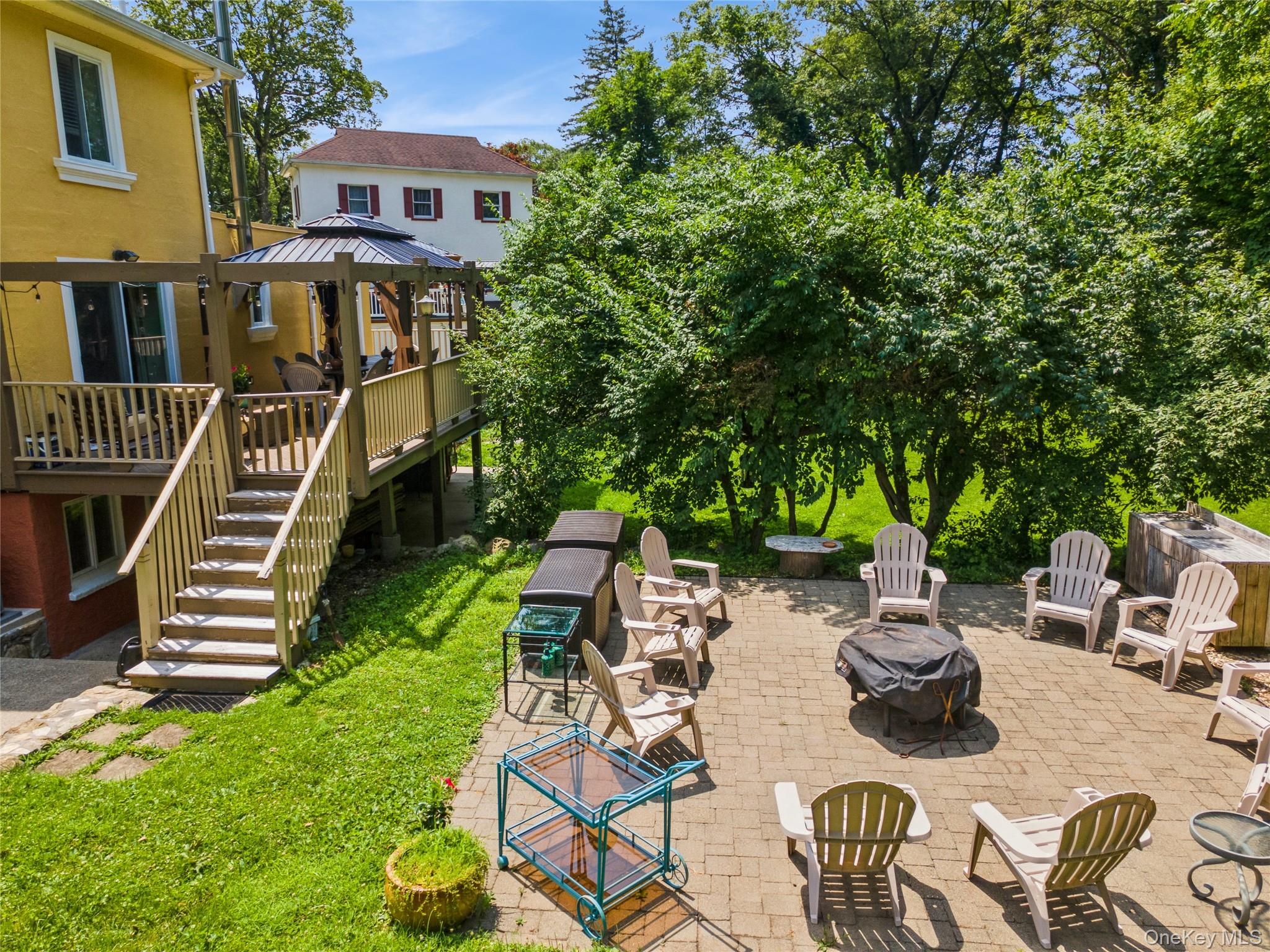 123 Pleasant Road, Lake Peekskill, NY 10537