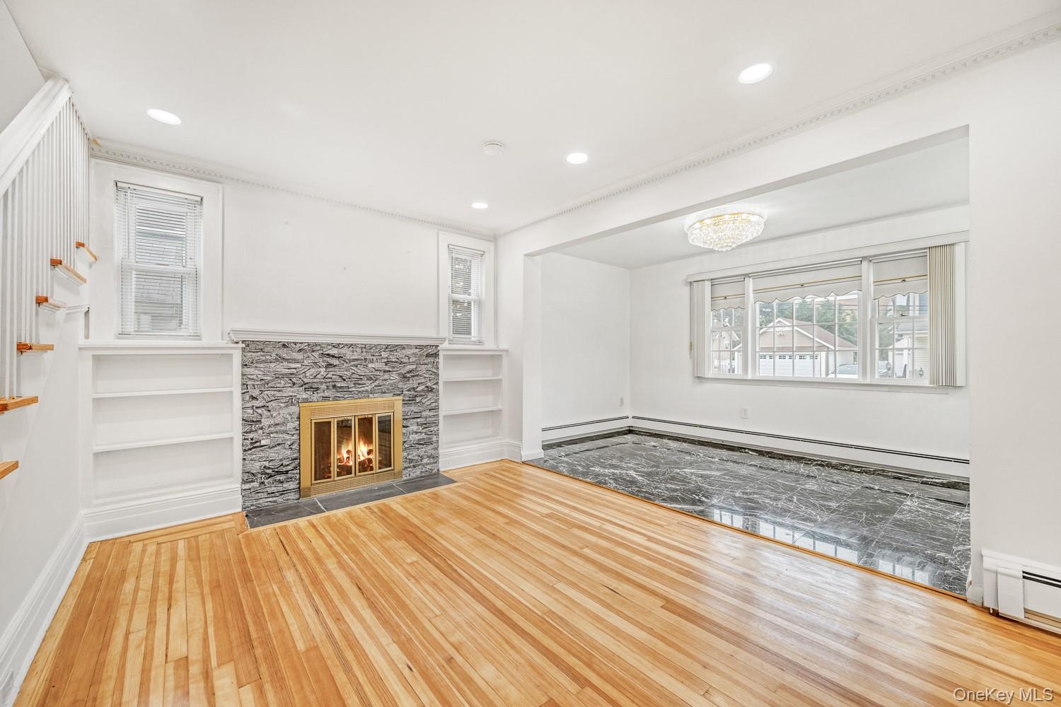 37 Keystone Place, Hewlett, NY 11557